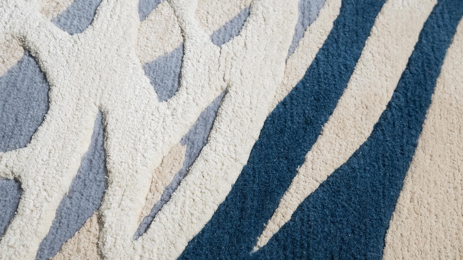 Rug Abstract Floral pattern Hand Knotted Blue White Contemporary Midsummer In New Condition For Sale In Seattle, WA