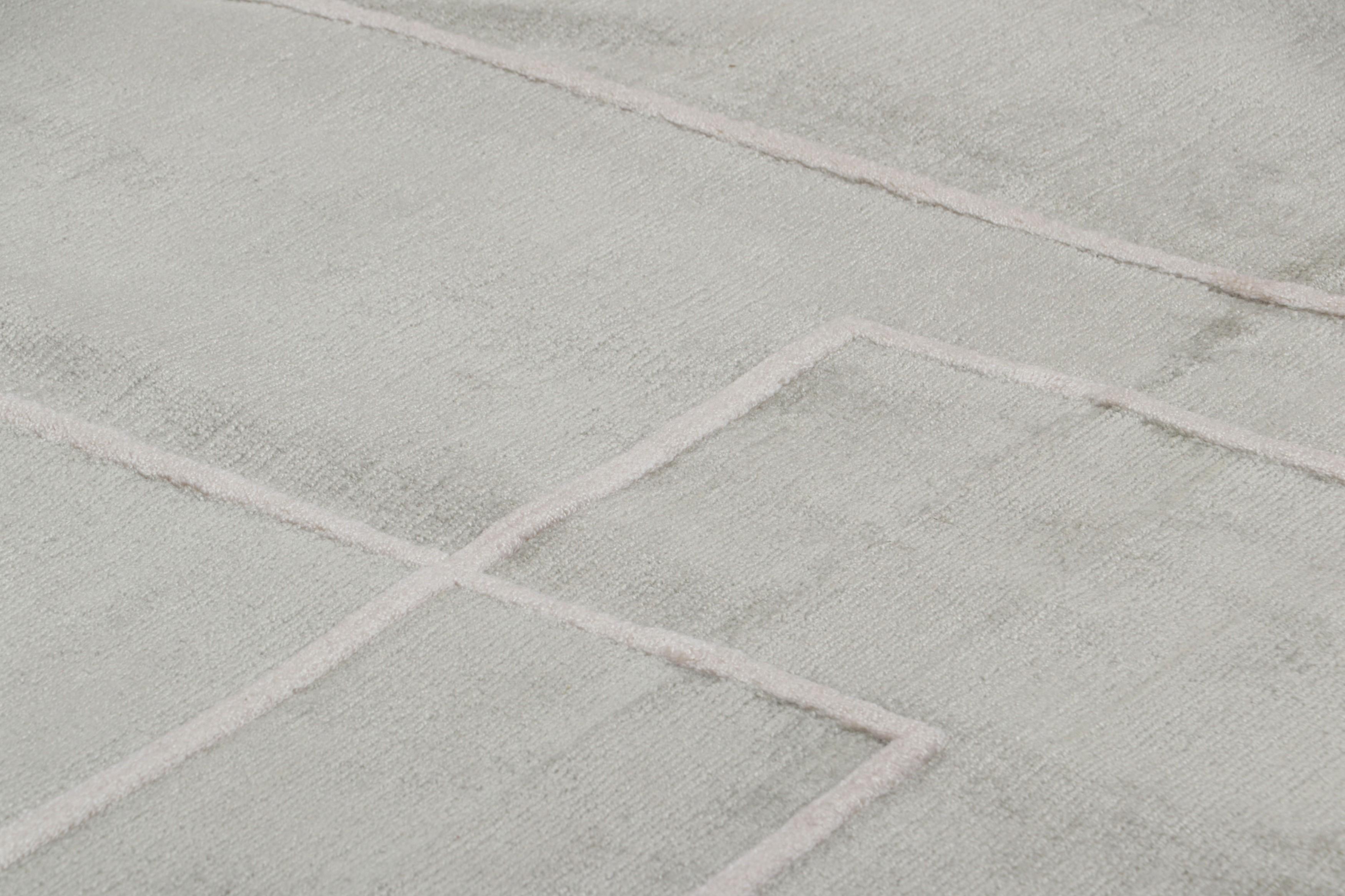 Questo tappeto personalizzato 12x14 è una nuova ed entusiasmante aggiunta alla collezione di tappeti Modern di Rug & Kilim: una nuova e intelligente esplorazione della geometria minimalista in una delle nostre più lussuose costruzioni in vello