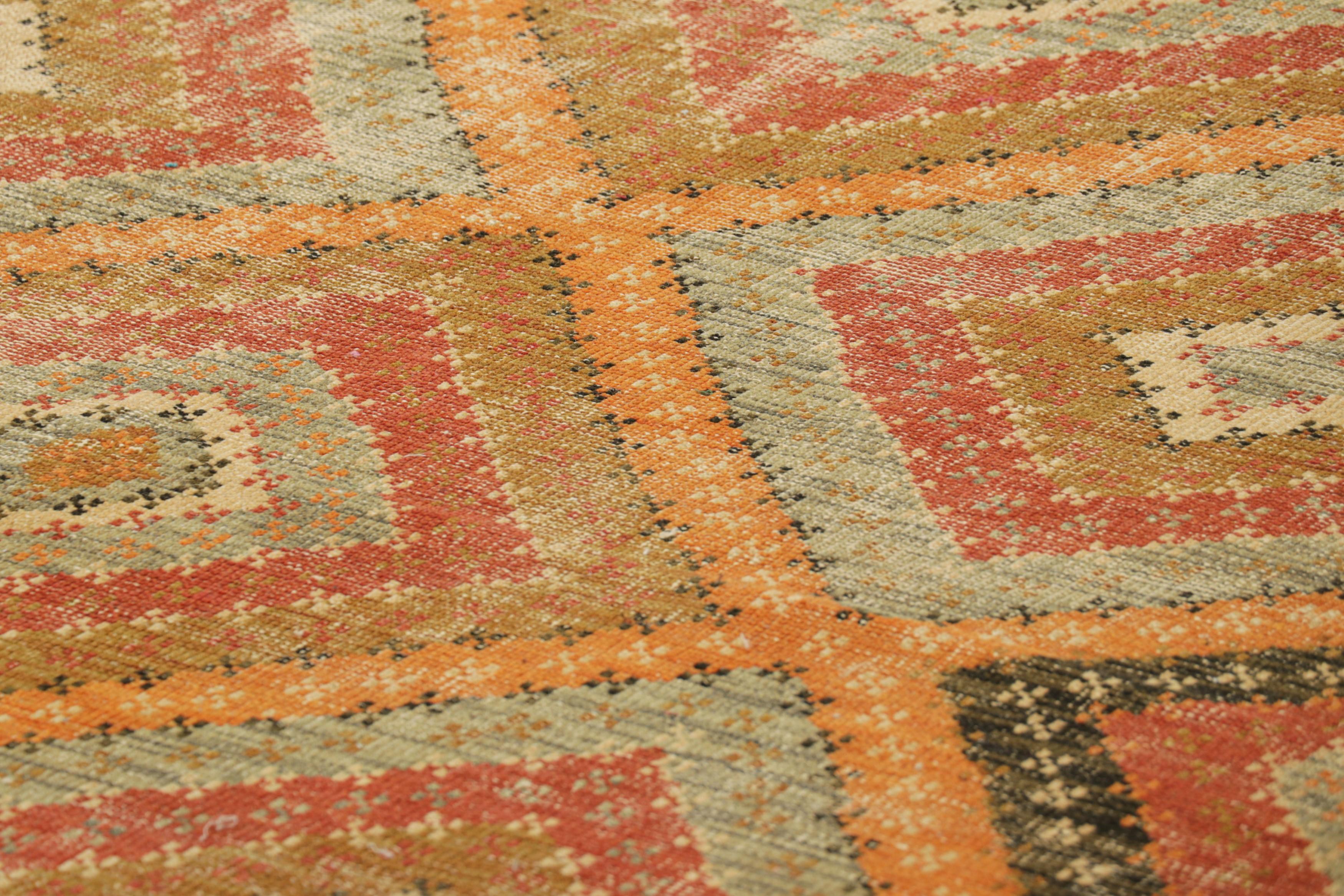 Dieser 5 x 8 große Teppich aus handgeknüpfter Wolle stellt eine aufregende neue Linie in den Modern Classics Collections von Rug & Kilim dar - eine zeitgemäße Neuinterpretation von Vintage- und antiken Stammesmustern, mit einer einzigartigen neuen