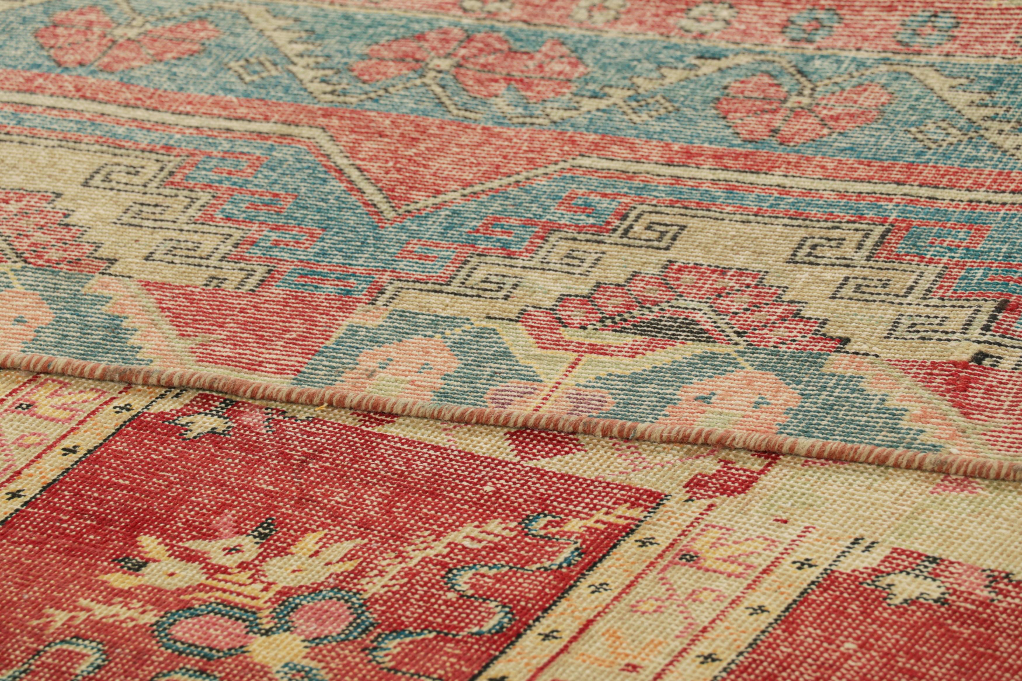Rug & Kilim's Distressed Style Teppich in warmen, polychromatischen, geometrischen Mustern (Wolle) im Angebot