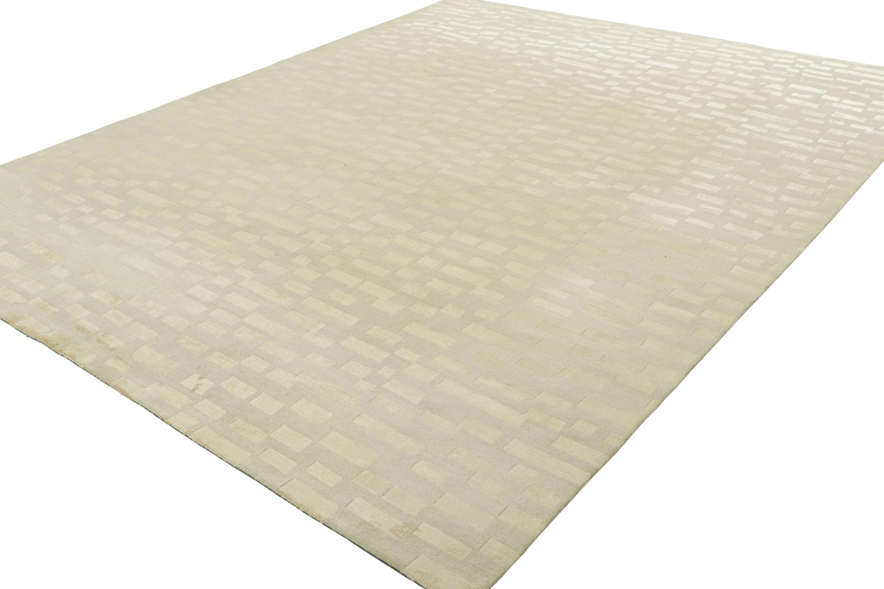 Hand-Knotted Rug & Kilim’s Modern Rug in White with Beige Geometric Patterns For Sale