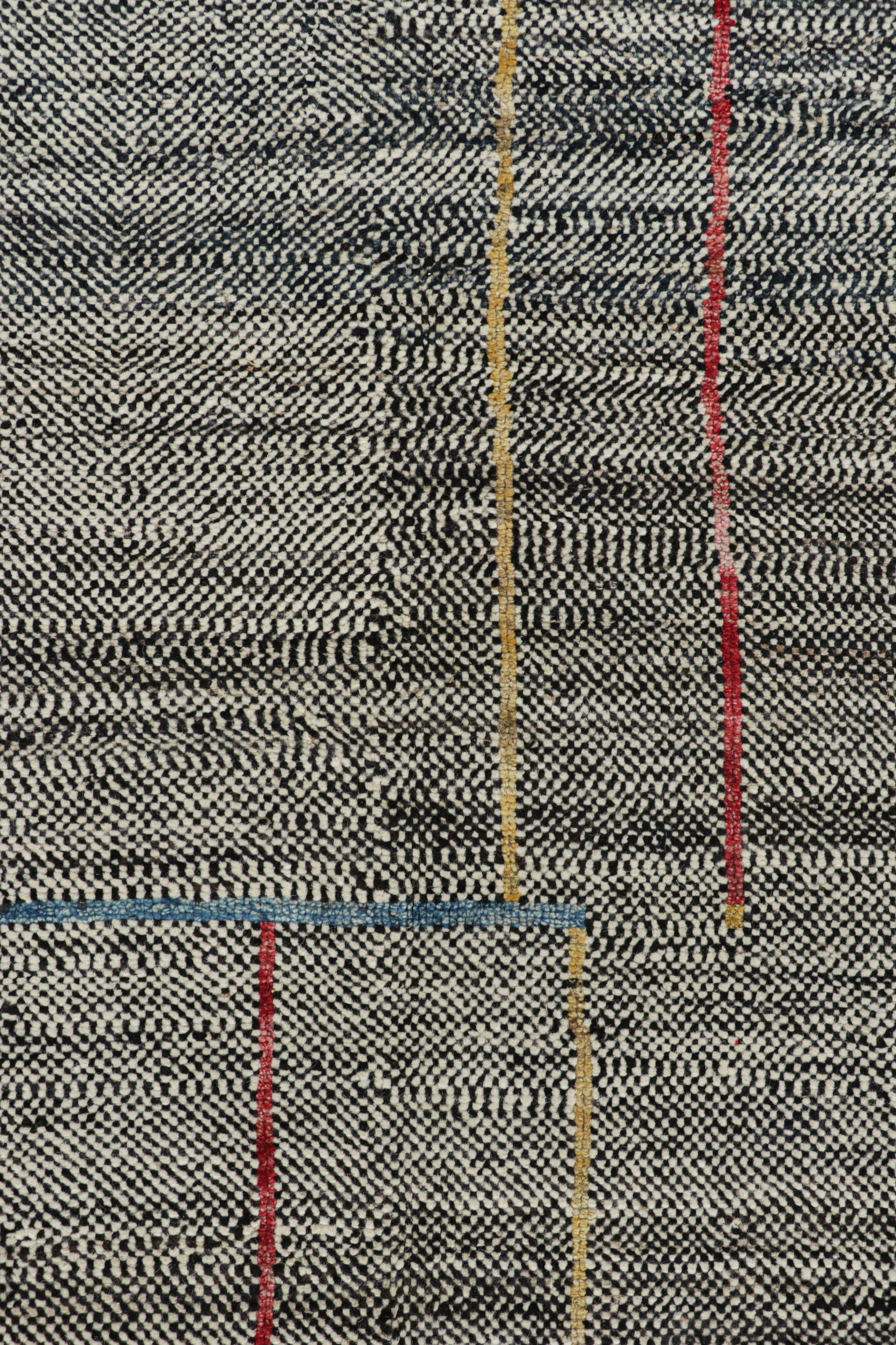 Rug and Kilim’s Oversized Kilim in Black and White with Geometric Patterns In New Condition For Sale In Long Island City, NY
