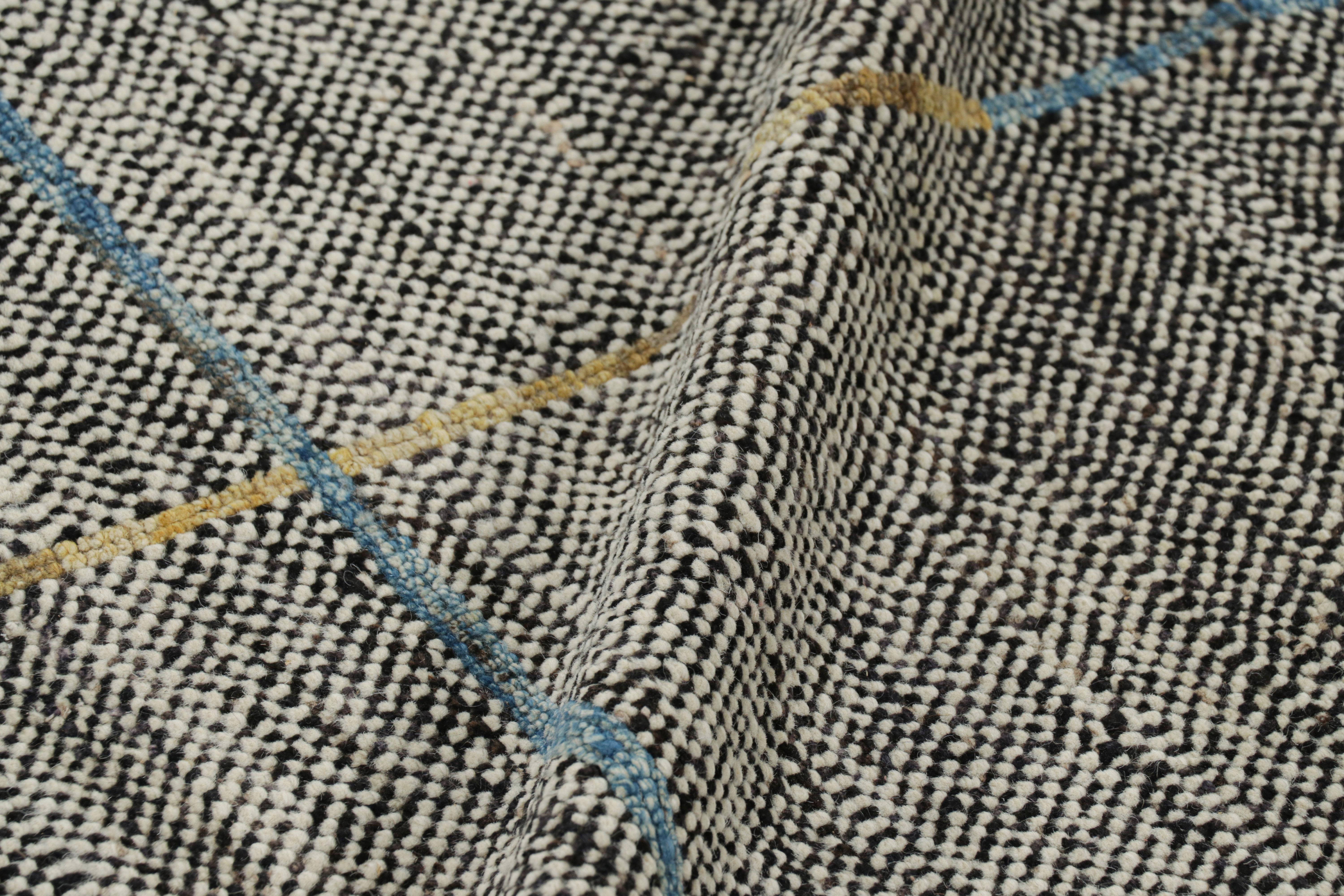 XXIe siècle et contemporain Rug & Kilim's Oversized Kilim in Black and White with Geometric Patterns (Kilim surdimensionné en noir et blanc avec des motifs g�éométriques) en vente