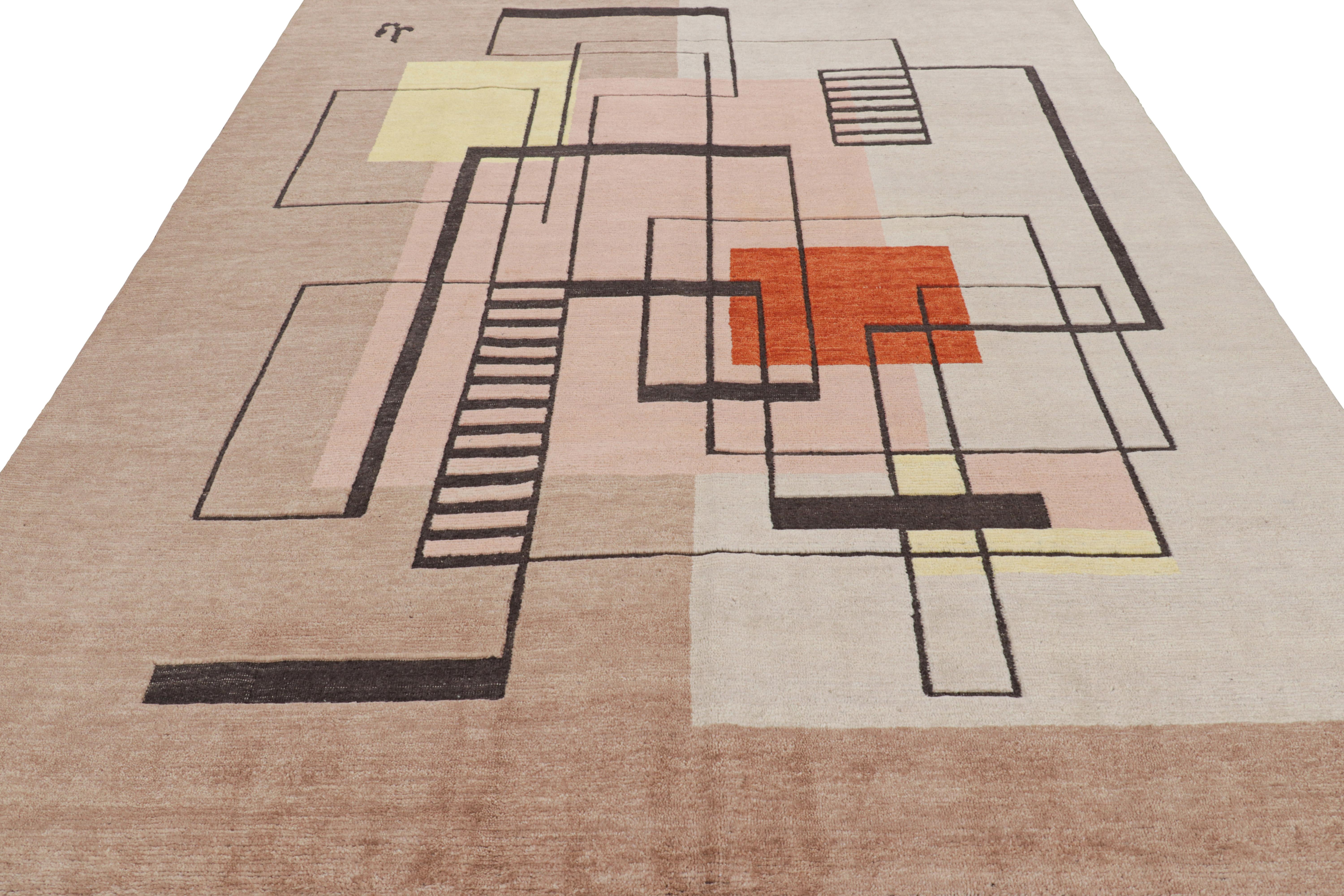 Indiano Rug & Kilim è un tappeto in stile scandinavo di colore beige con motivi geometrici alti e bassi. in vendita