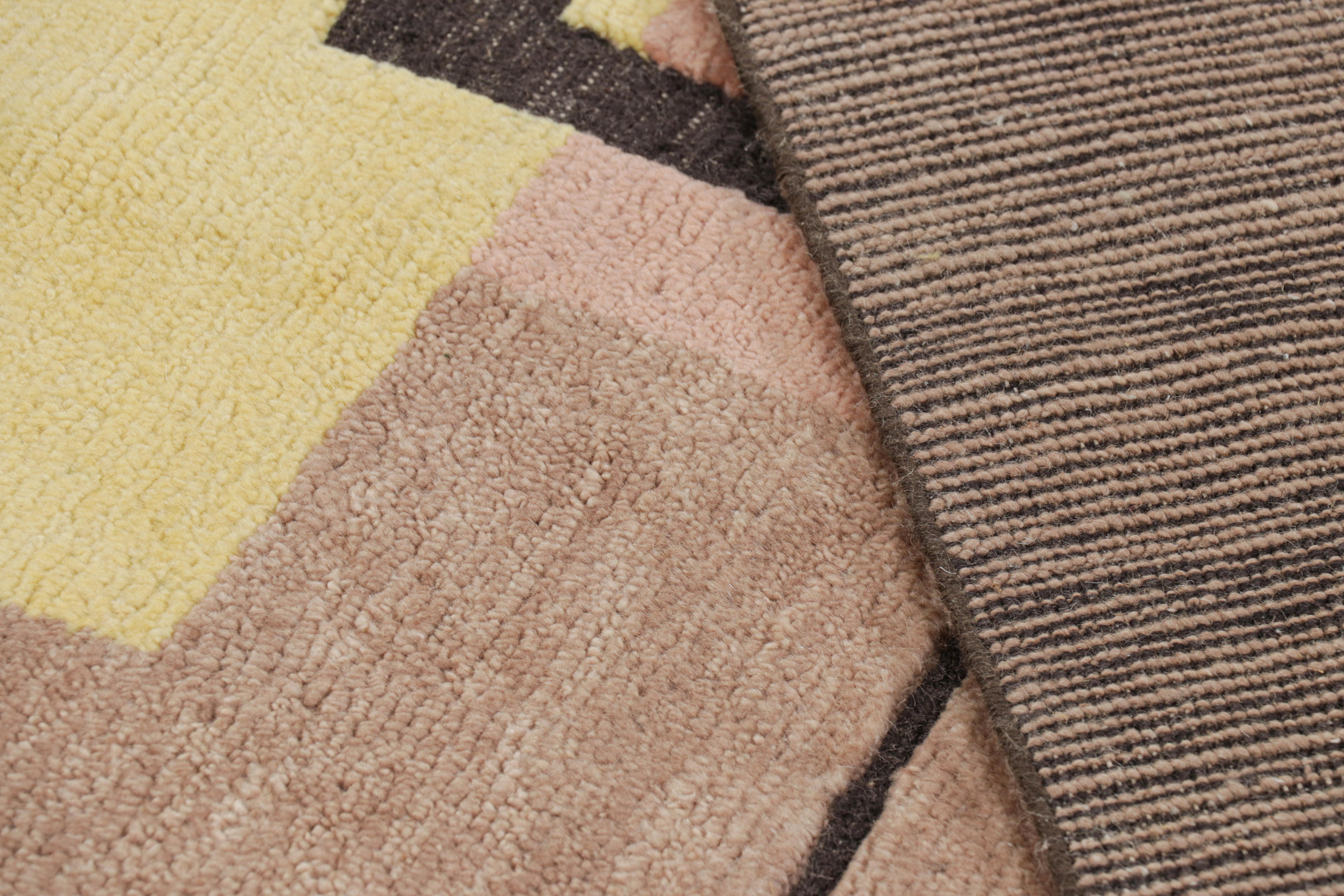 XXIe siècle et contemporain Rug & Kilim's Scandinavian Style Rug in Beige with High-Low Geometric Patterns (tapis de style scandinave à motifs géométriques) en vente