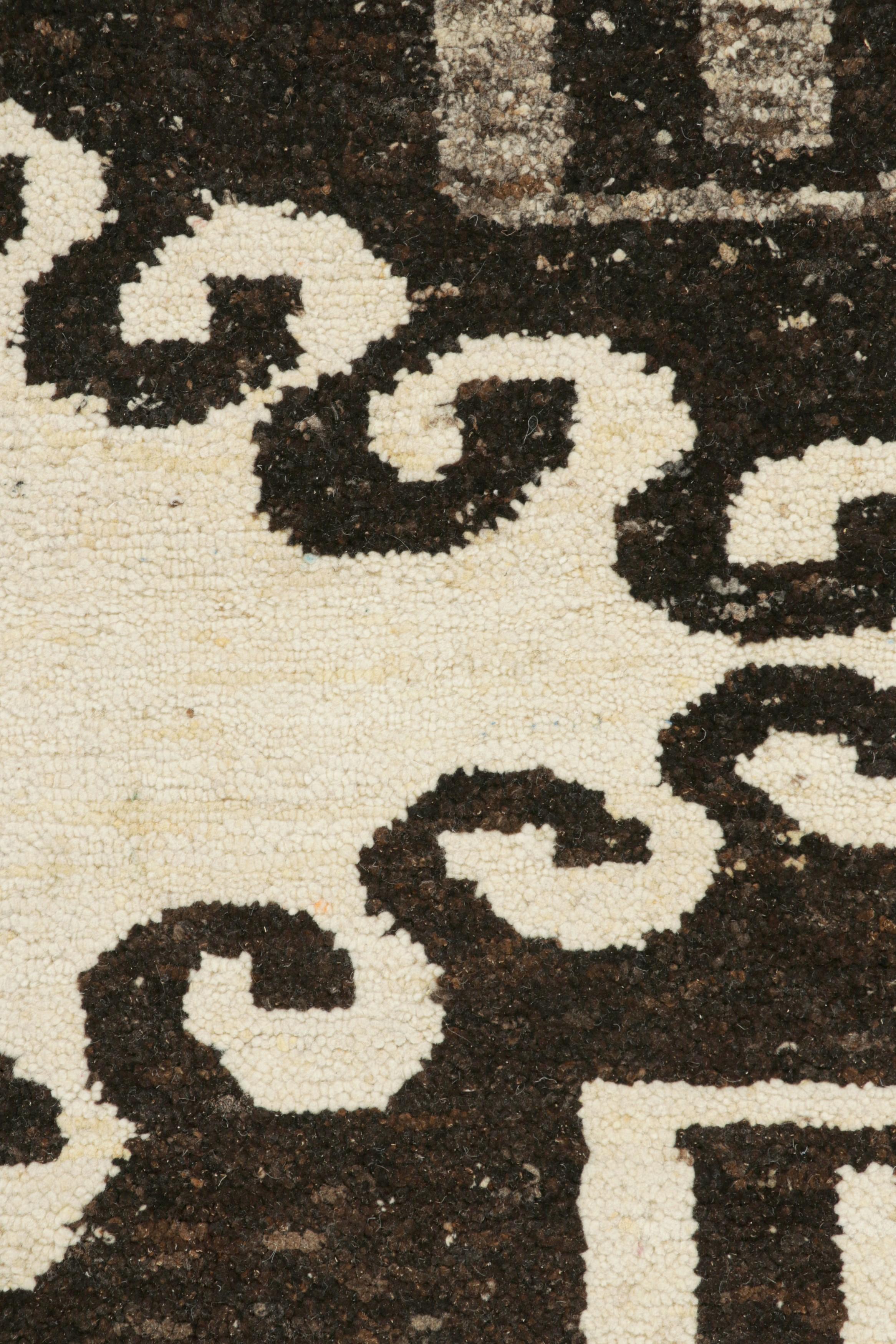 Indien Rug & Kilim's Kilim de style tribal en crème et Brown avec médaillons en vente