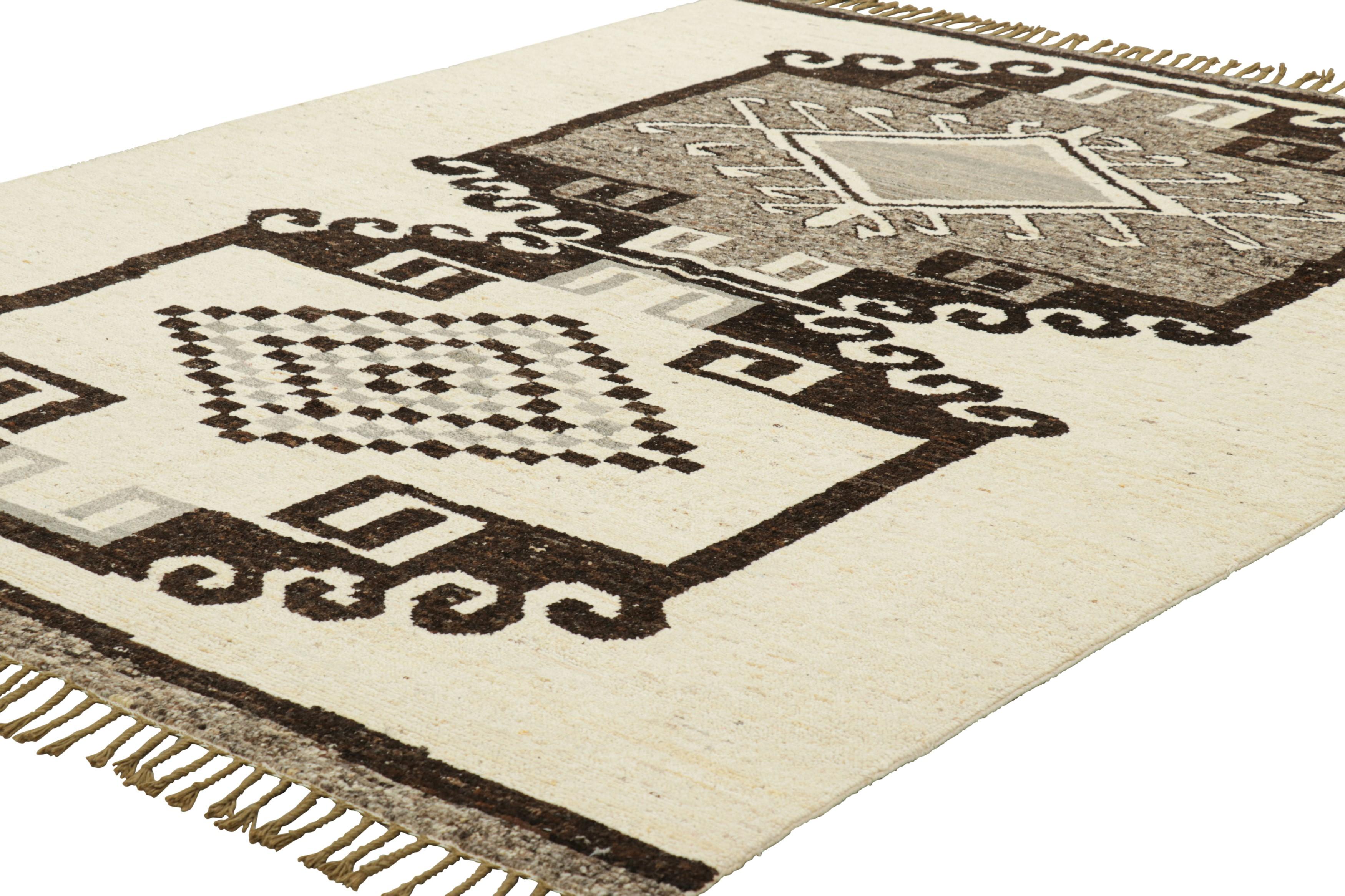 Tissé à la main Rug & Kilim's Kilim de style tribal en crème et Brown avec médaillons en vente