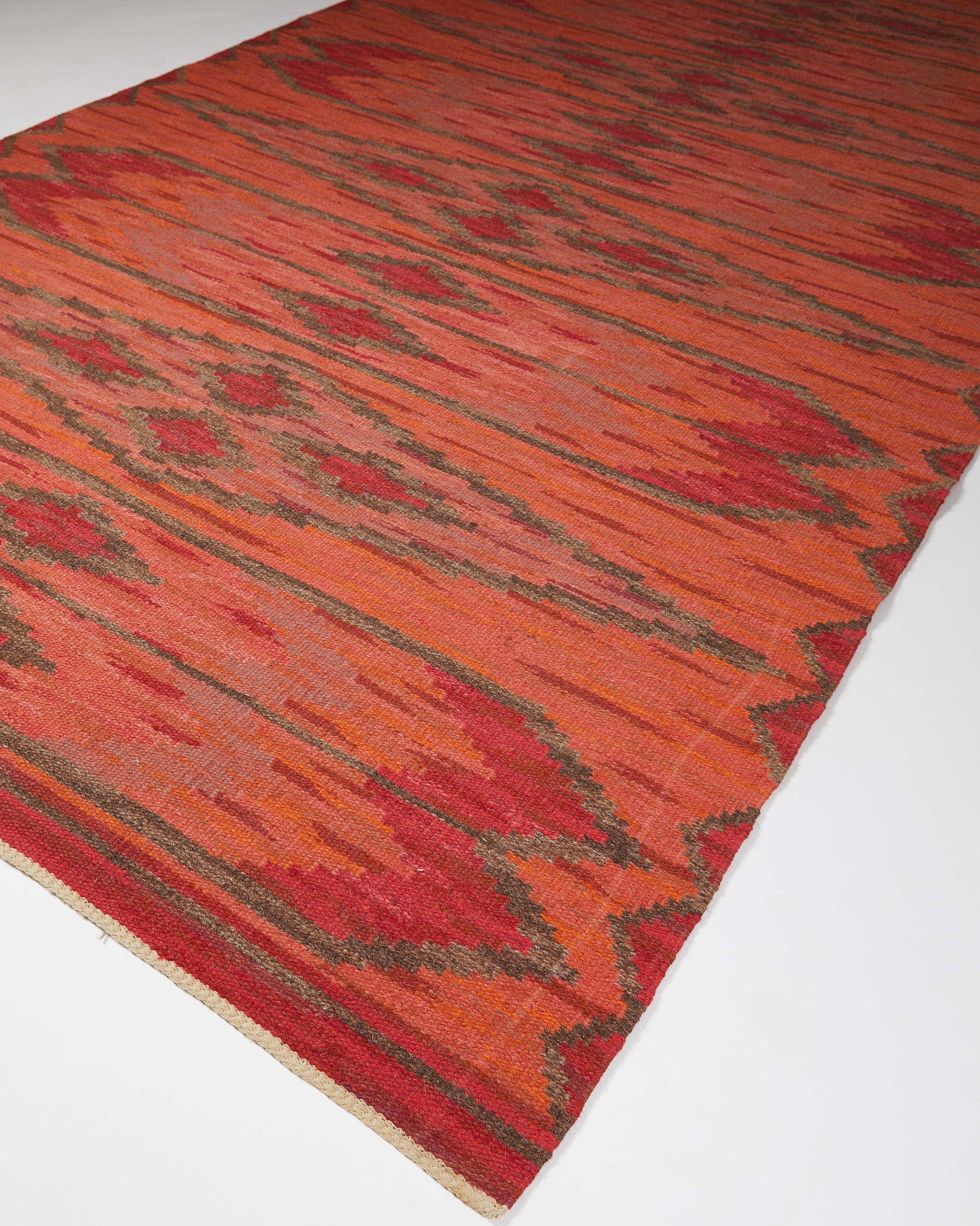 1950s Swedish Flat-Weave Rug – Handwoven Wool with Abstract Red Pattern In Good Condition For Sale In Stockholm, SE