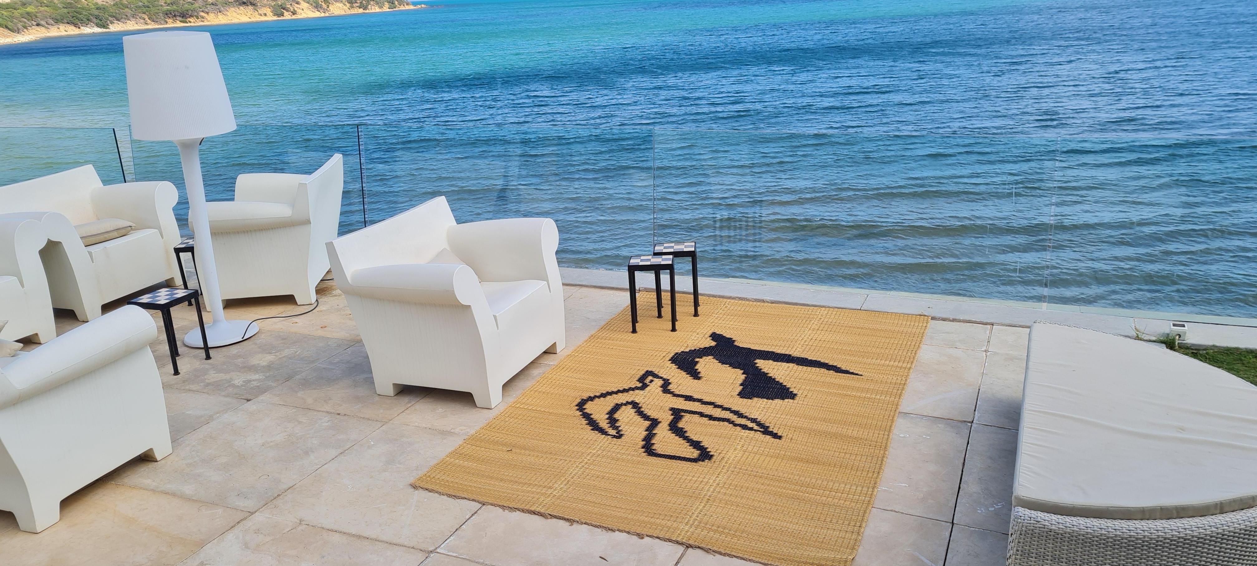 Moderne Tapis en fibre naturelle pour une maison contemporaine avec un charme écologique. en vente