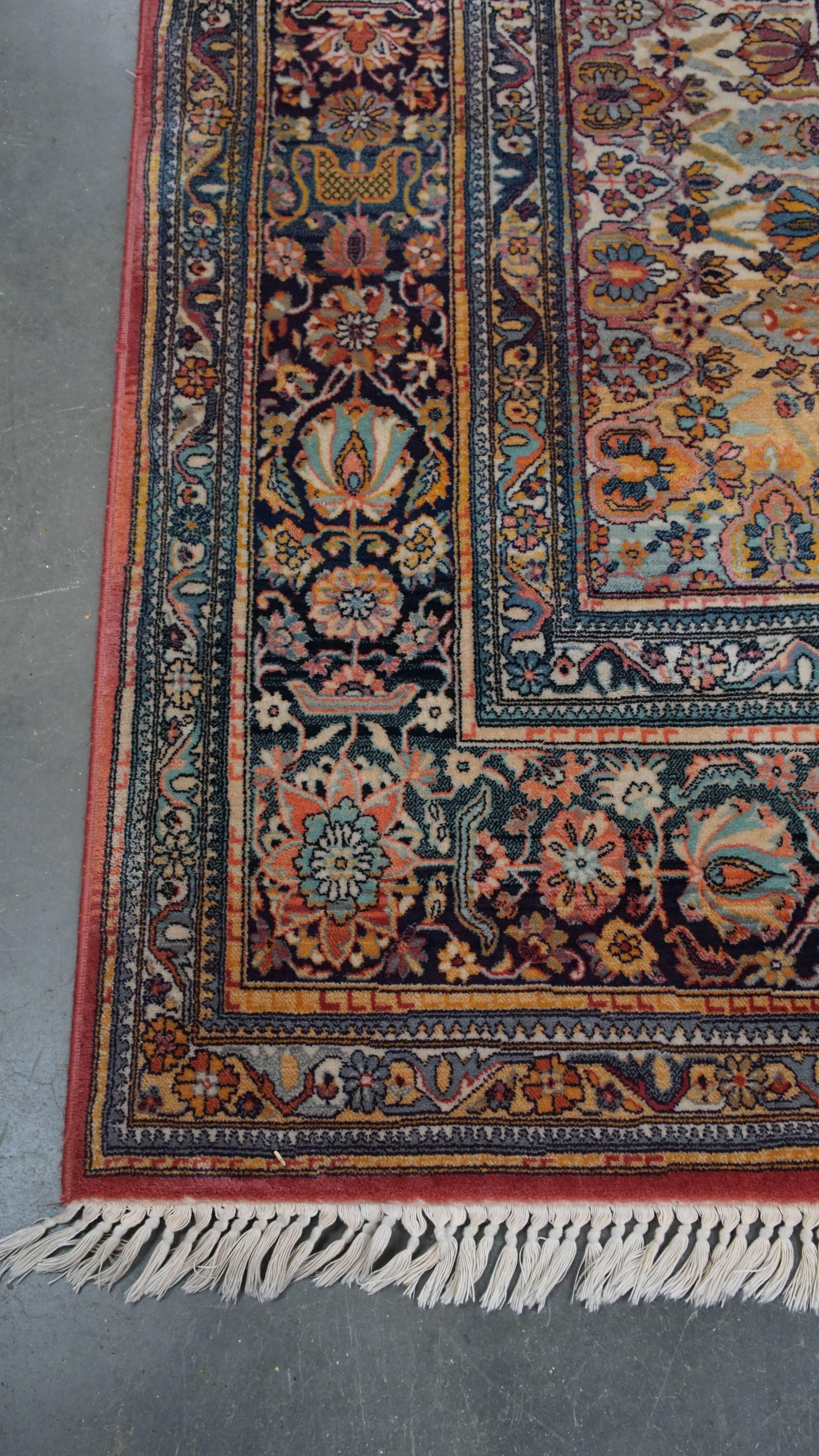 Teppich mit schönen Farben - 281x196 cm (Handgefertigt) im Angebot