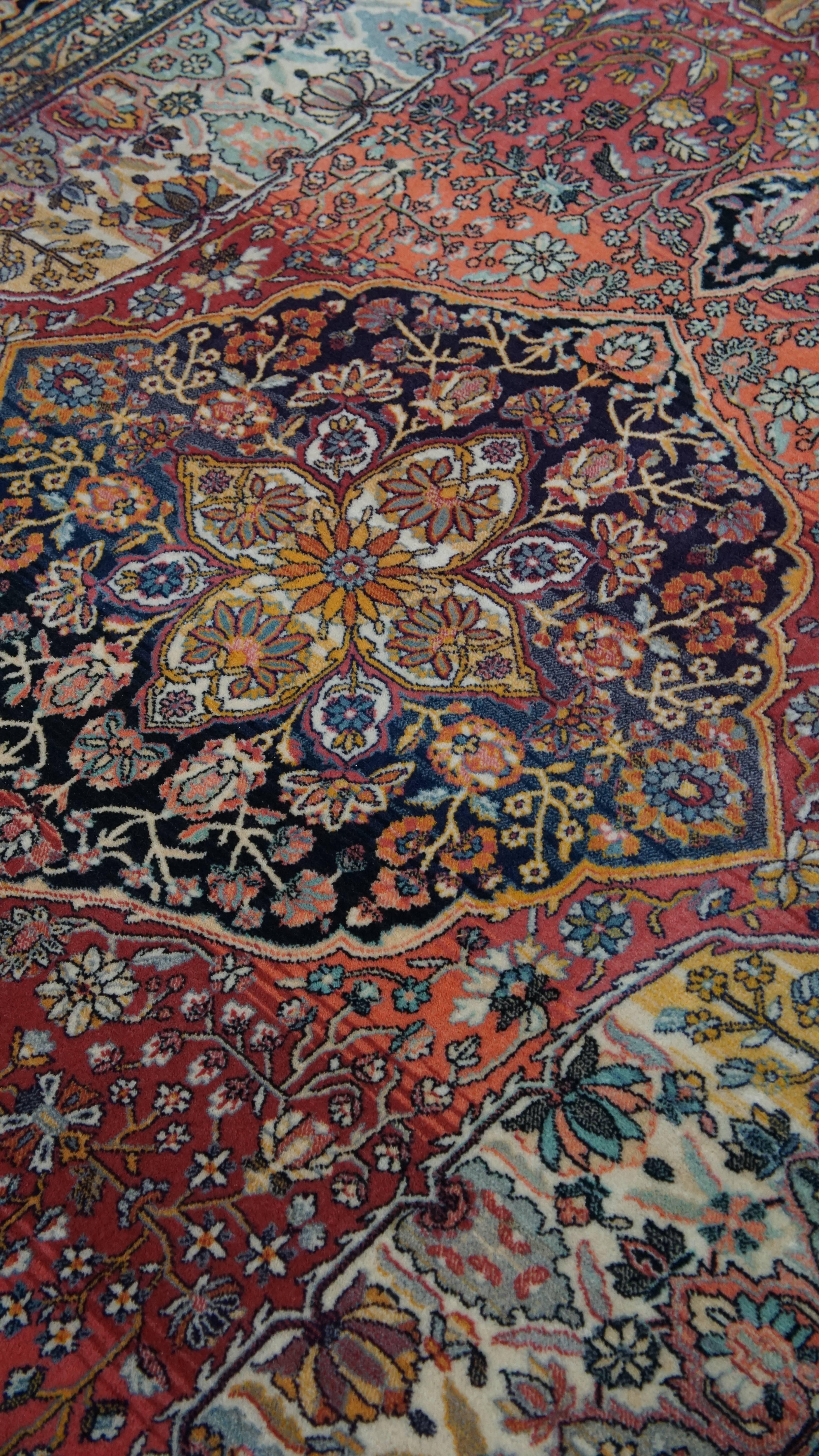 Teppich mit schönen Farben - 281x196 cm im Angebot 1