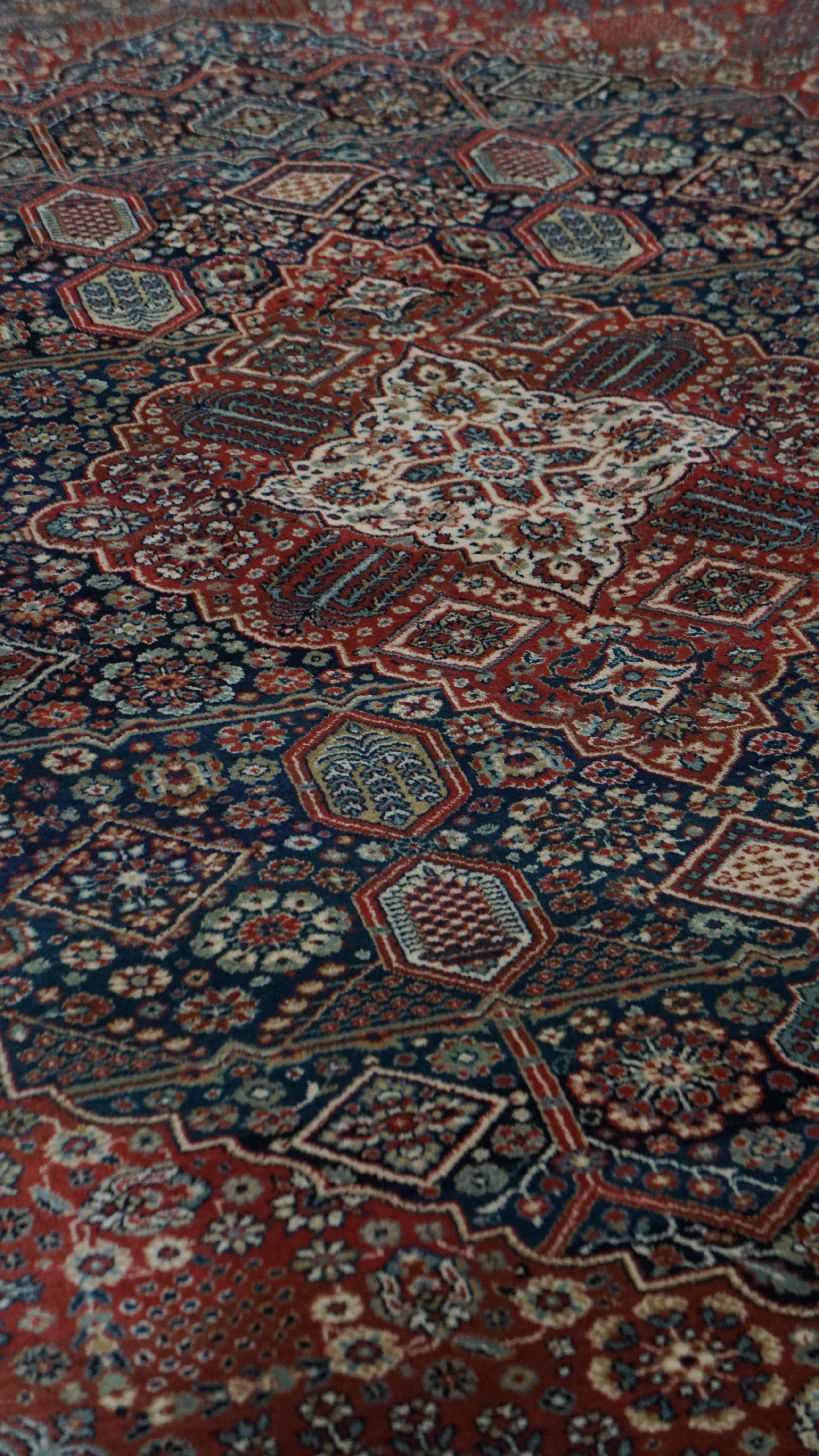 Offered here this beautiful oriental style rug/carpet featuring many intricate patterns, measuring 283x200 cm. 

Bring warmth and character to your home with this stunning piece. It boasts rich colors and exquisite detailing.

These types of rugs