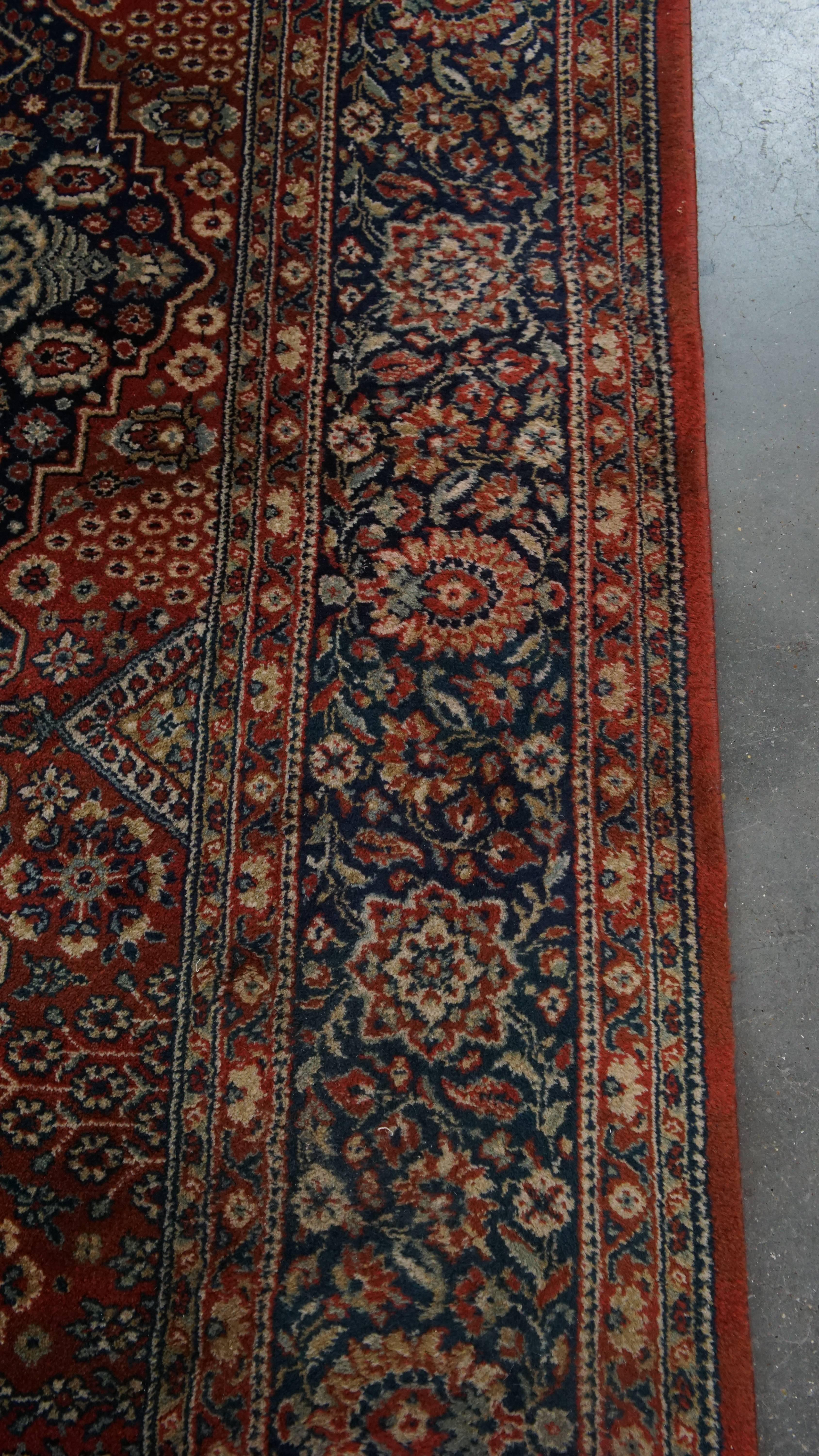 Rug/Carpet with Beautiful Patterns – 283x200 cm For Sale 1