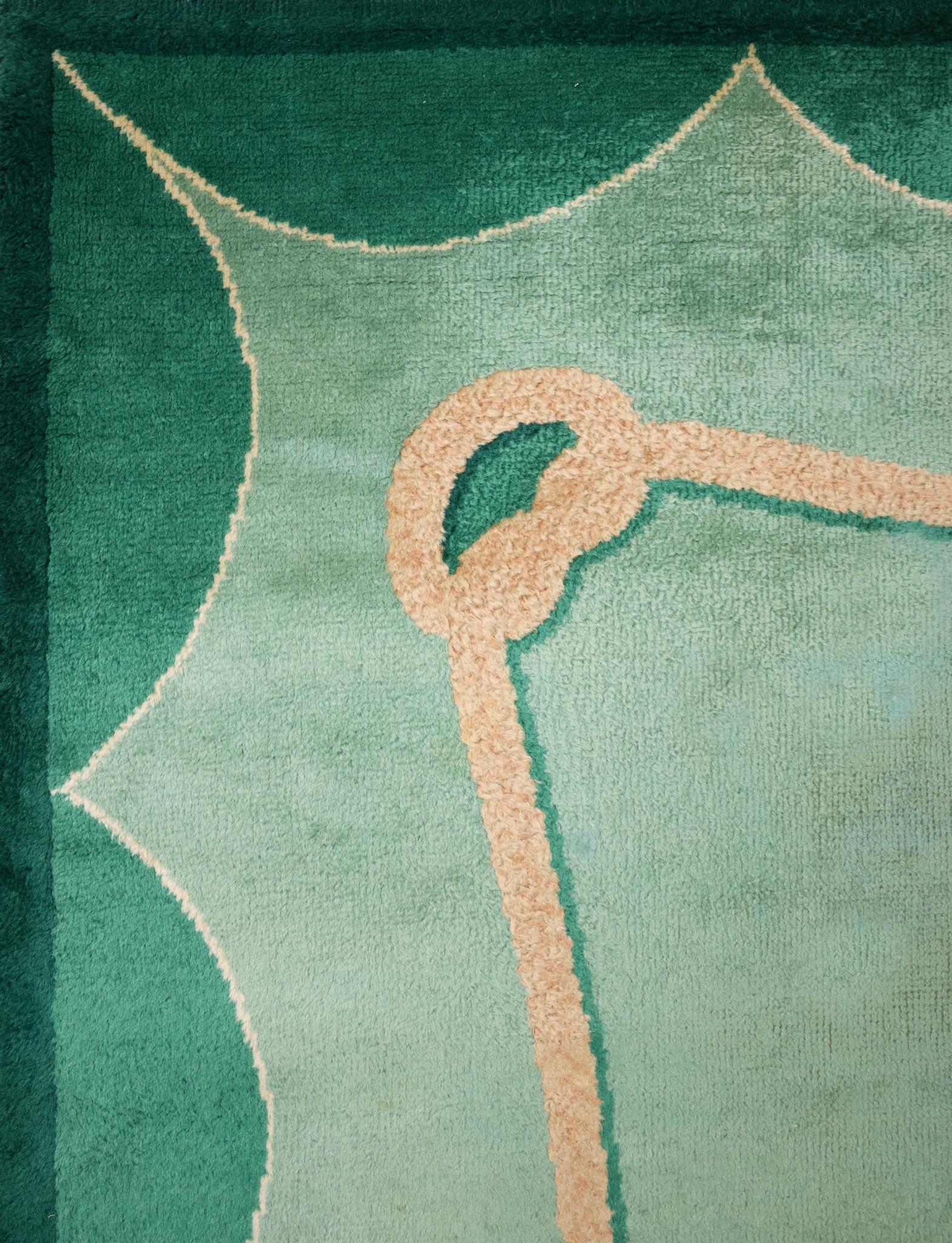 Rug In Good Condition For Sale In Paris, FR