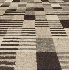 Tappeto nei toni del beige chiaro, tortora e marrone “Mosaic Shift” di Doris Leslie Blau
