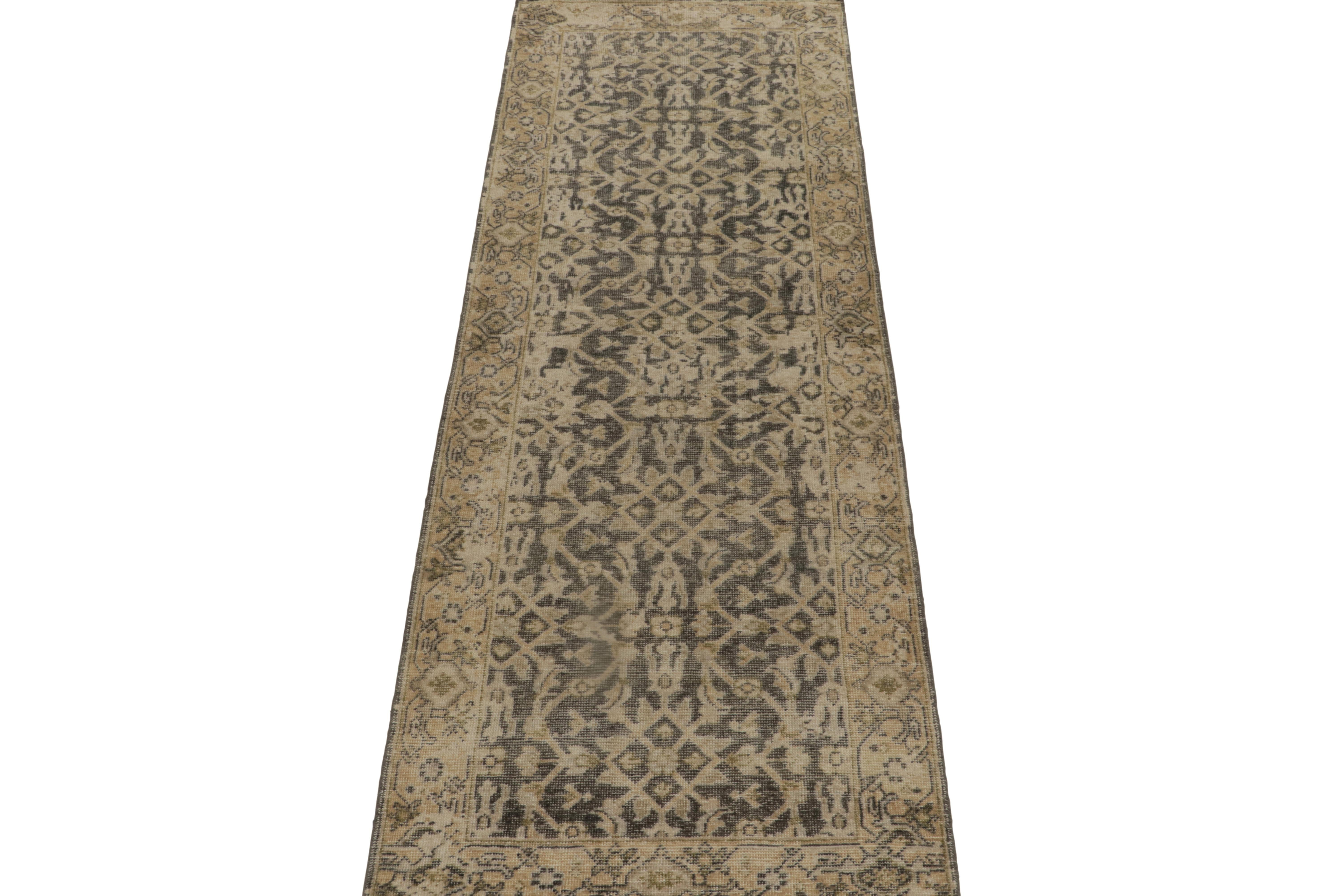 Indien Tapis et tapis de couloir Kilim de style persan vieilli à motif Herati noir et beige en vente