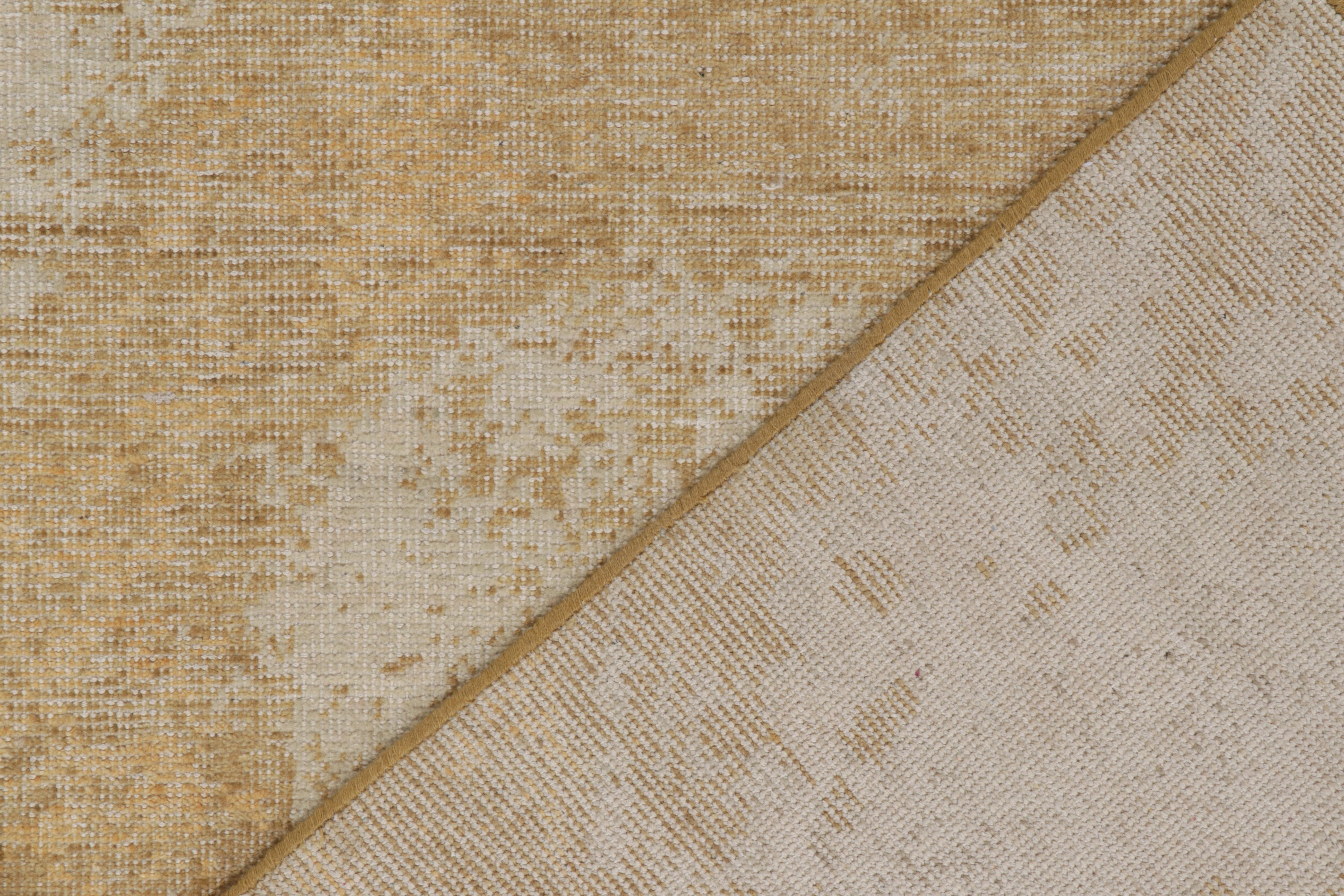 Contemporary Rug & Kilim Distressed Style Modern Rug in Gold, Beige Abstract Pattern For Sale