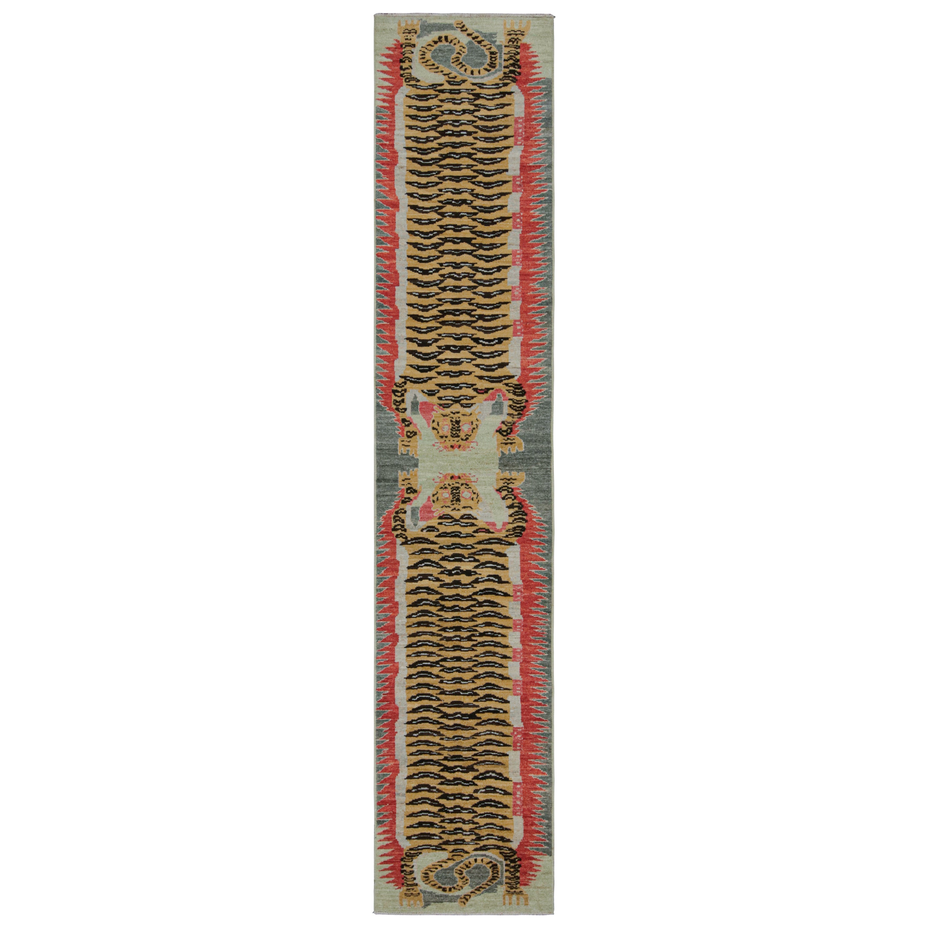 Rug & Kilim Tibetan Tiger Skin Runner with Twin Pictorials (tapis de course en peau de tigre tibétain avec pictogrammes)