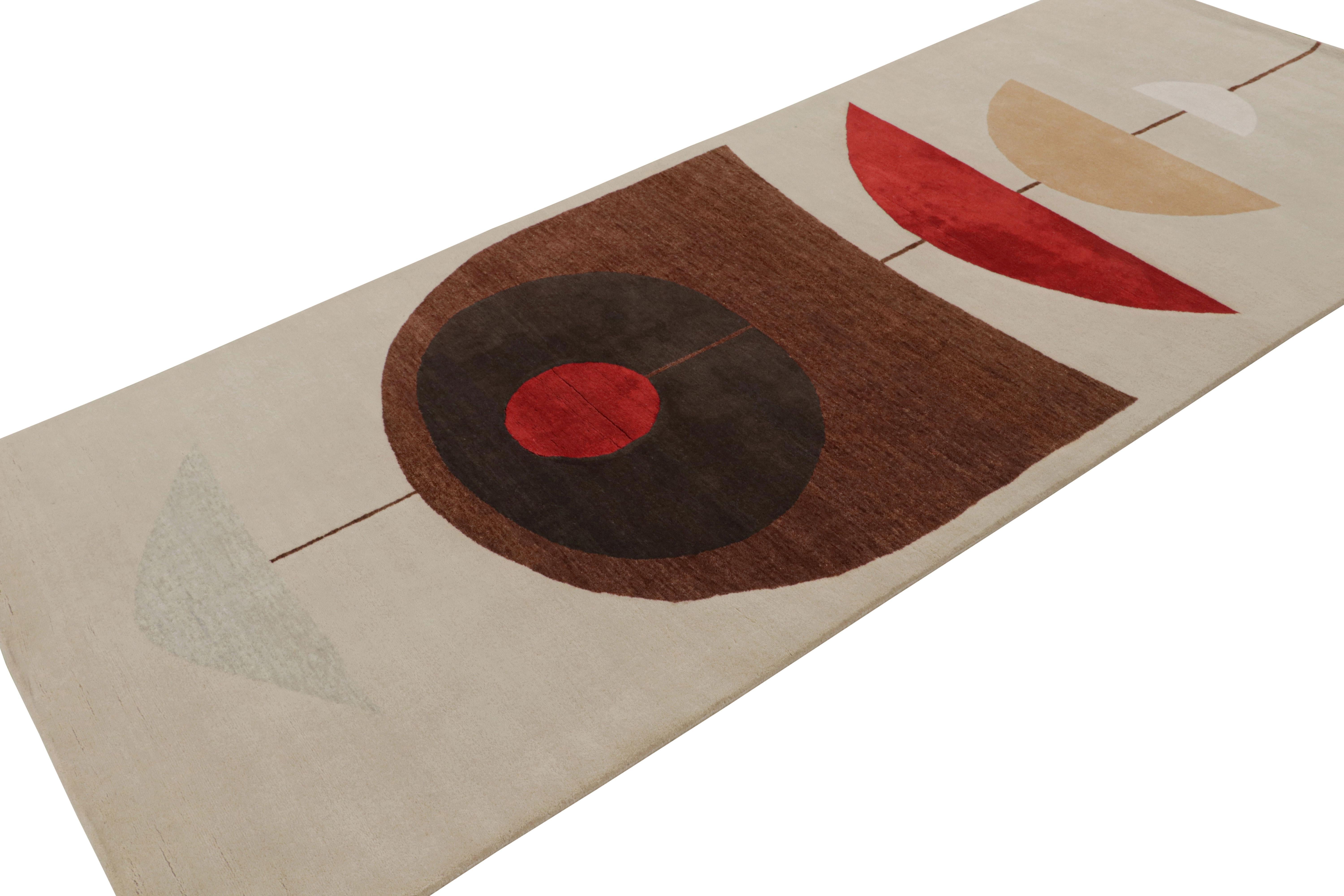 This 4x10 rug is from Rug & Kilim’s Mid-Century Modern collection in collaboration with Jenn Ski—hand-knotted in wool and silk

On the Design:

Keen eyes will admire beige underscoring rich brown and red tones in a geometric pattern inspired by