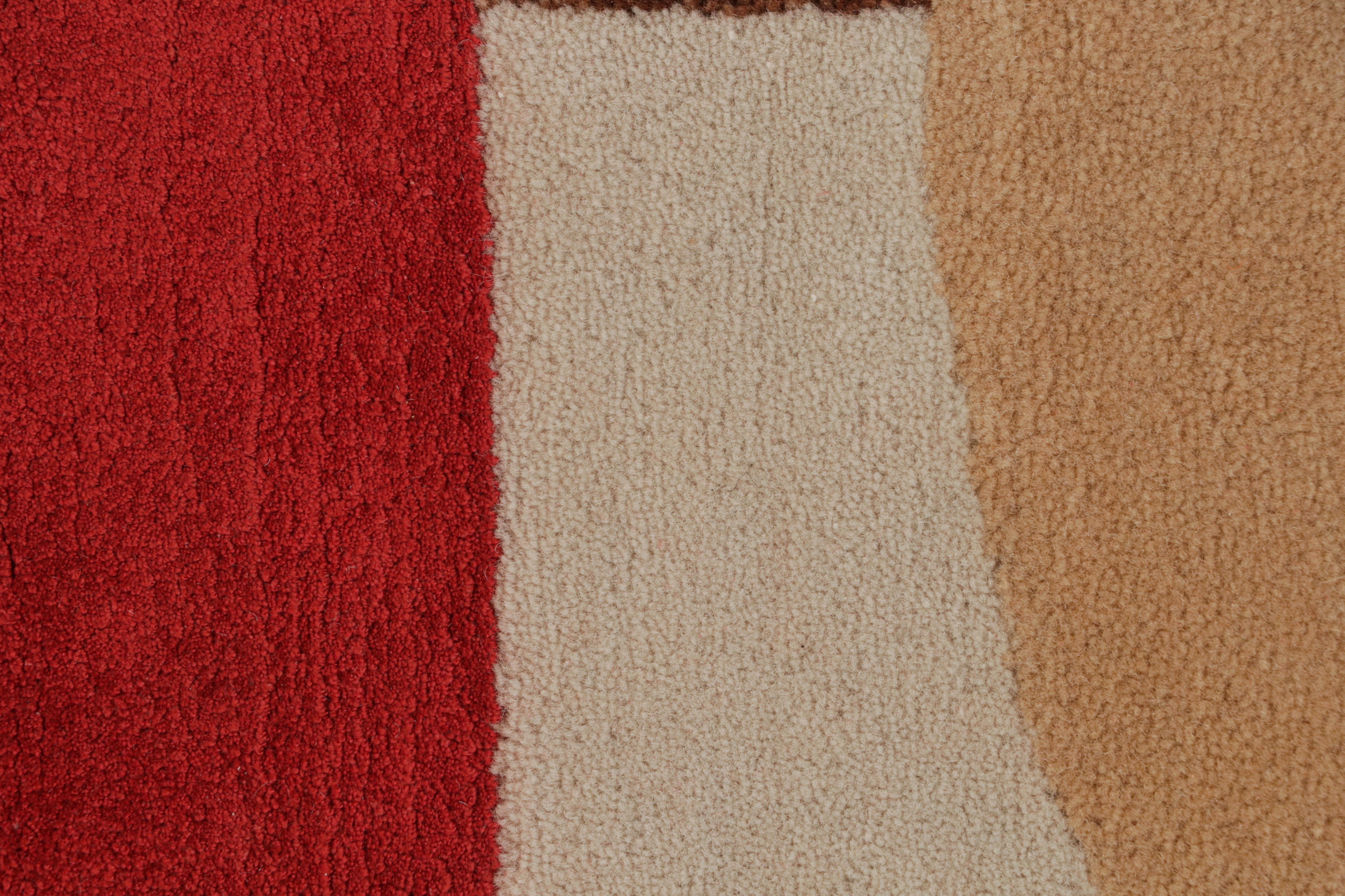 Noué à la main Rug & Kilim x Jenn Ski Beige Mid-Century Modern Style Rug with Geometric Pattern (tapis de style moderne du milieu du siècle à motifs géométriques) en vente