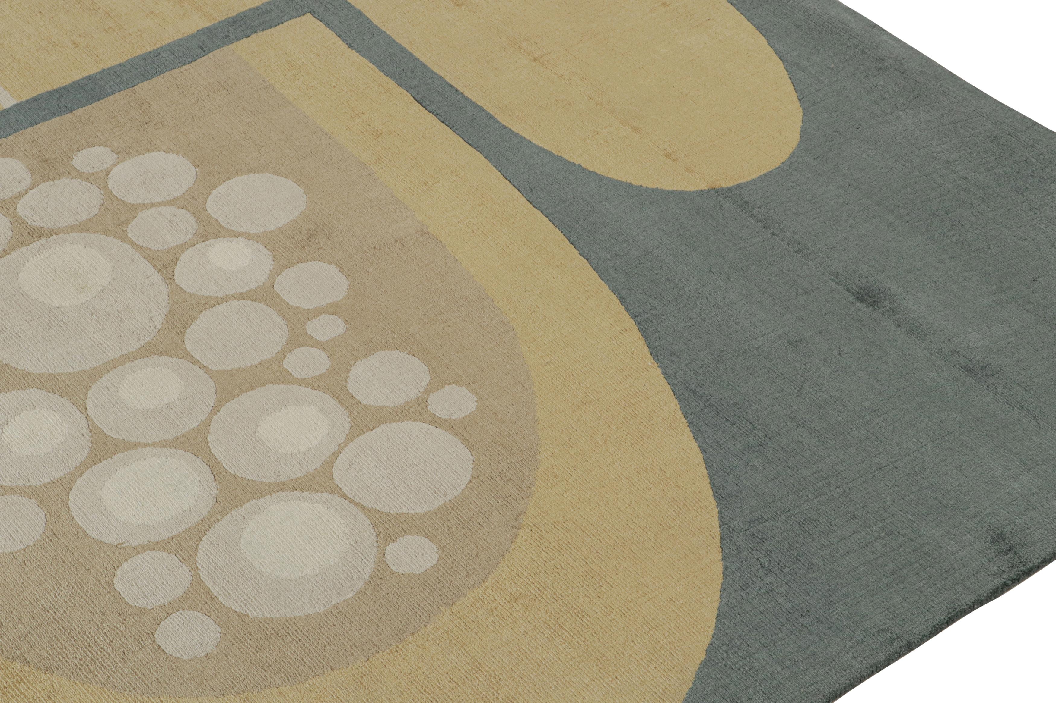 Rug & Kilim x Jenn Ski Custom Mid-Century Modern Rug with Geometric Pattern In New Condition For Sale In Long Island City, NY