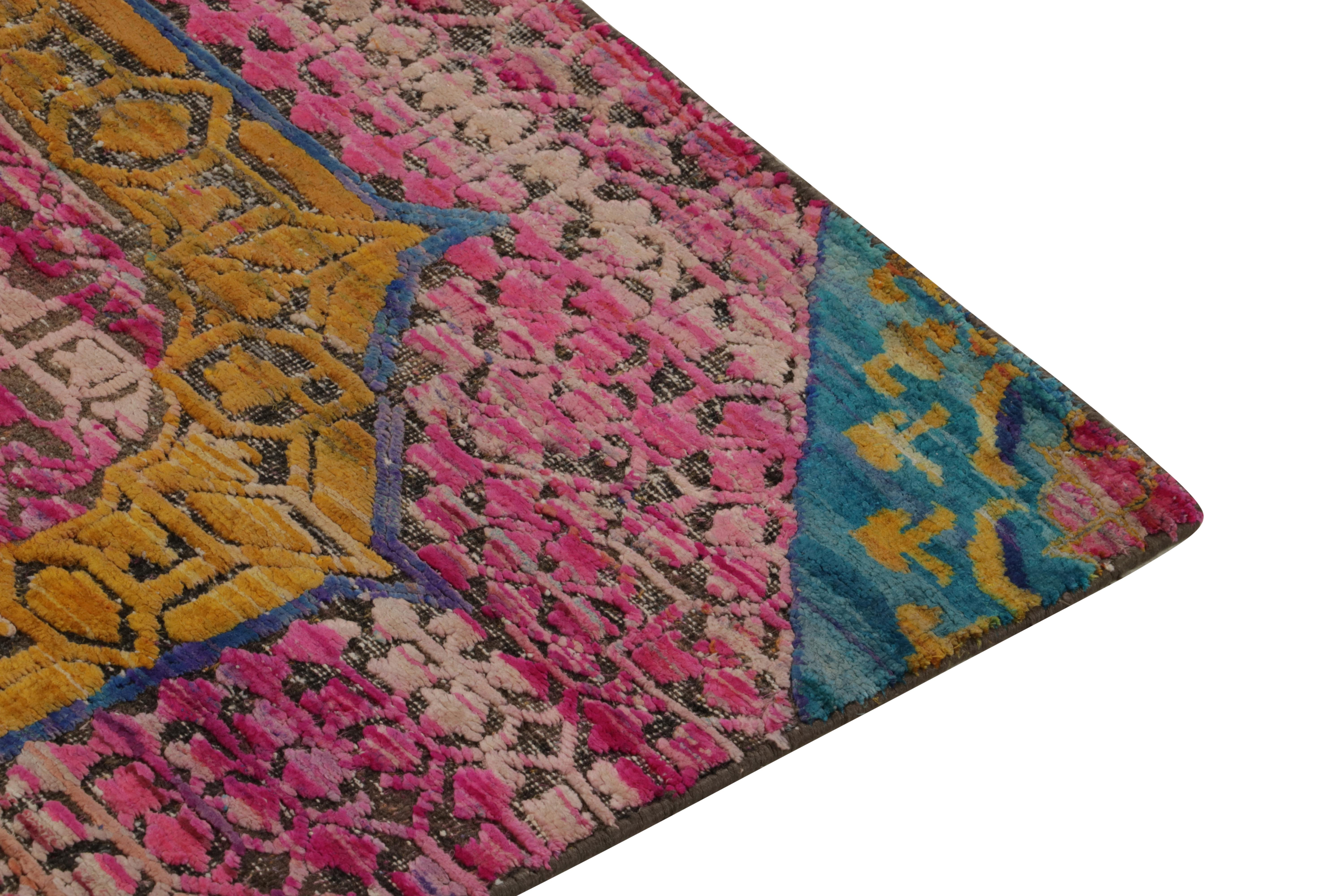 Rug & Kilim’s 17th-Century Classic Style Runner in Gold, Pink & Blue Medallions In New Condition For Sale In Long Island City, NY