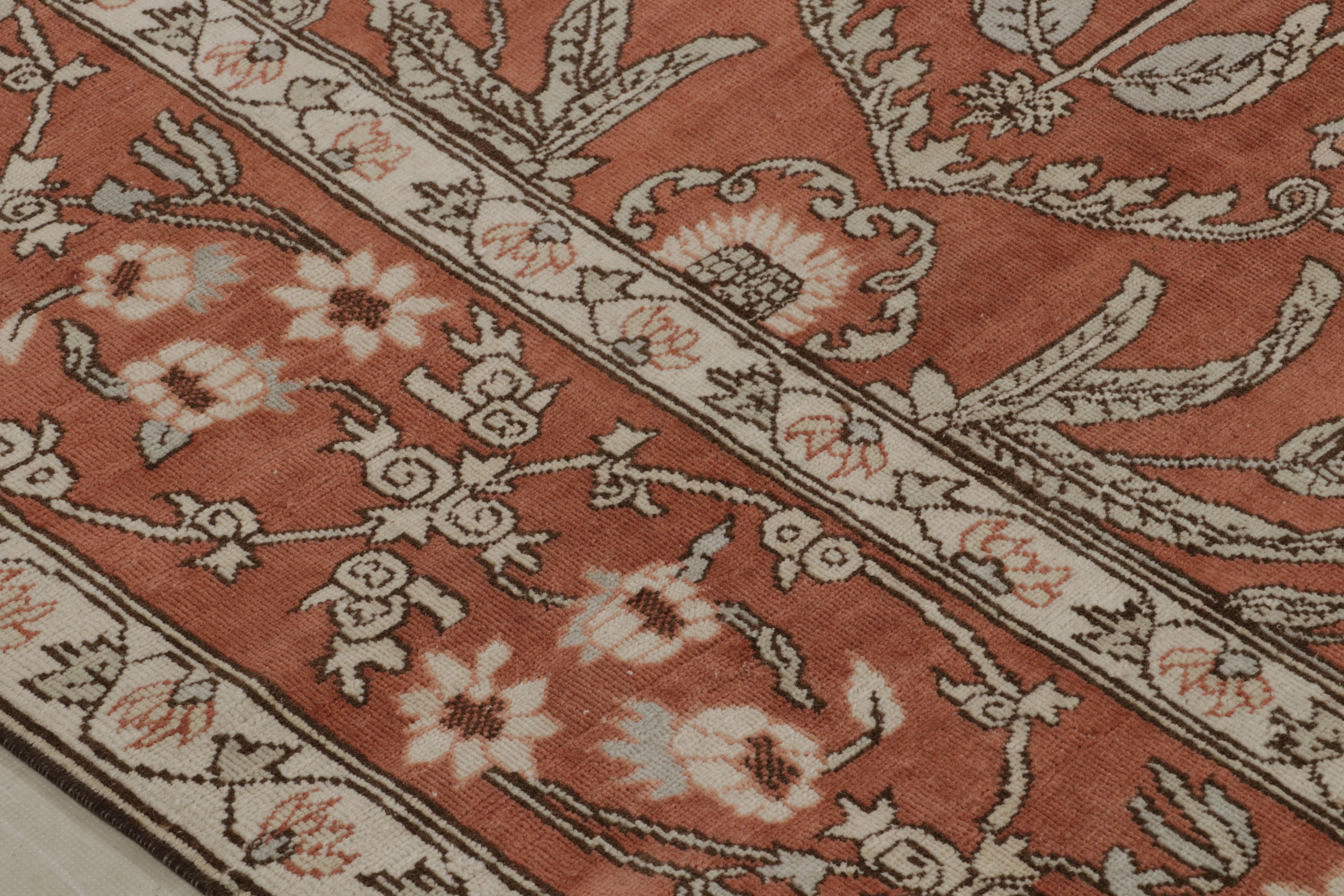 Alfombra estilo mogol del siglo XVII de Rug & Kilim en rojo con motivos florales beige Egipcio en venta