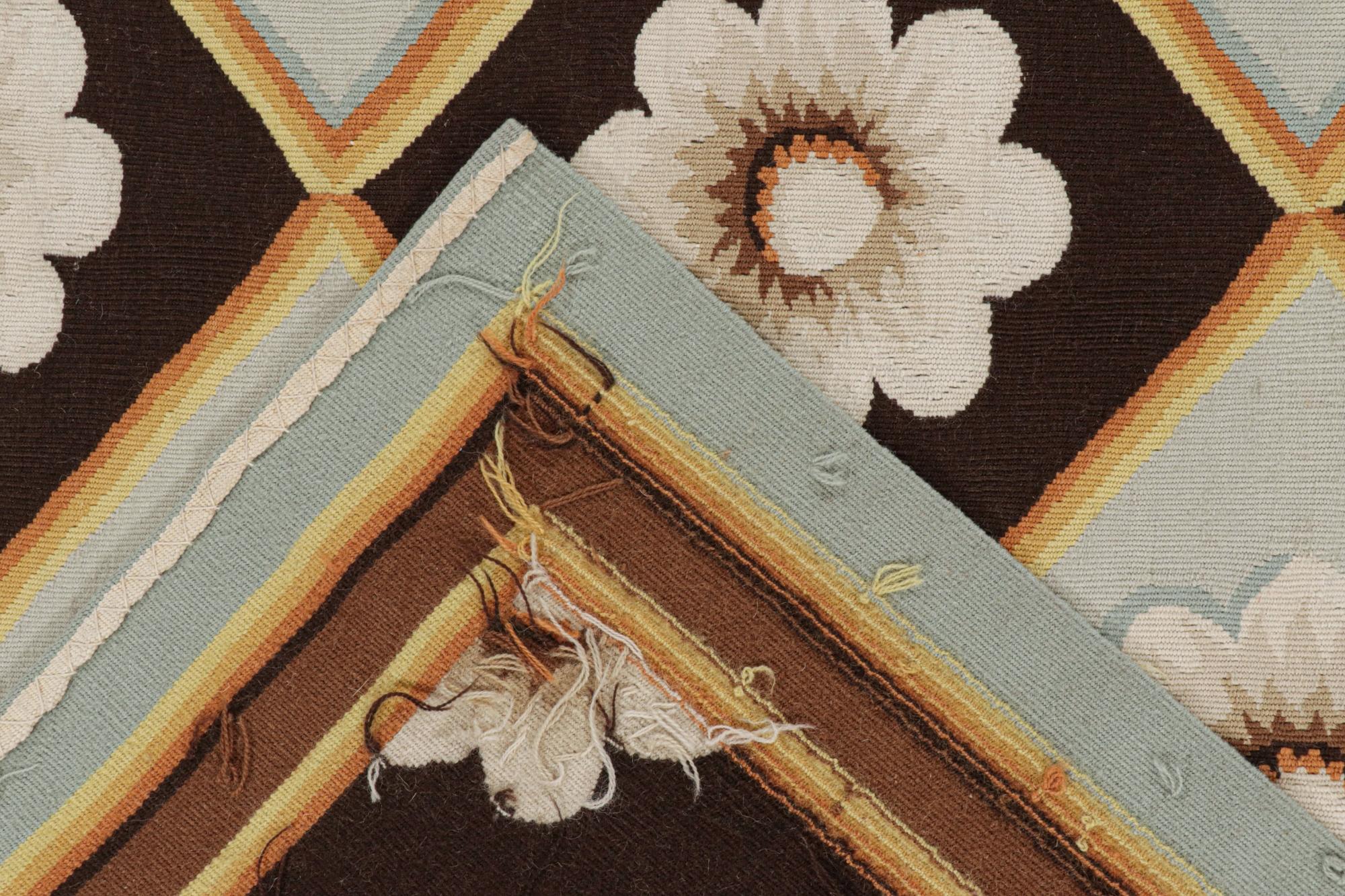 Teppich & Kelim im Aubusson-Stil aus dem 18. Jahrhundert mit braunen und weißen Blumenmustern (Wolle) im Angebot