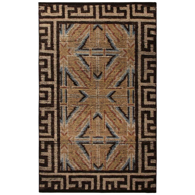 Geometric Pattern Rug For Sale at 1stDibs