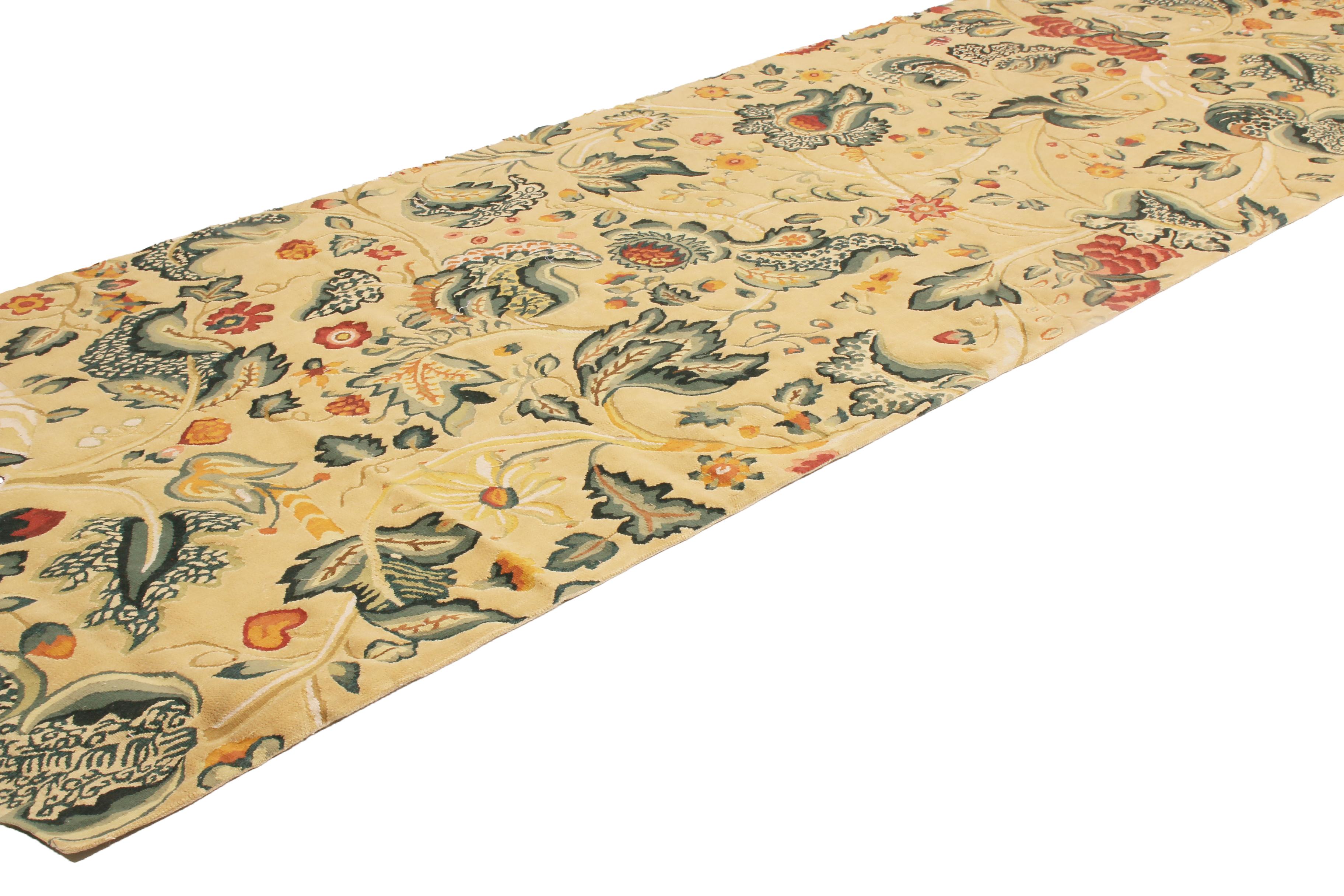Traves de Mesa Floral Crema Inspirado en el Diseño Tudor del Siglo XVIII de Rug & Kilim Chino en venta