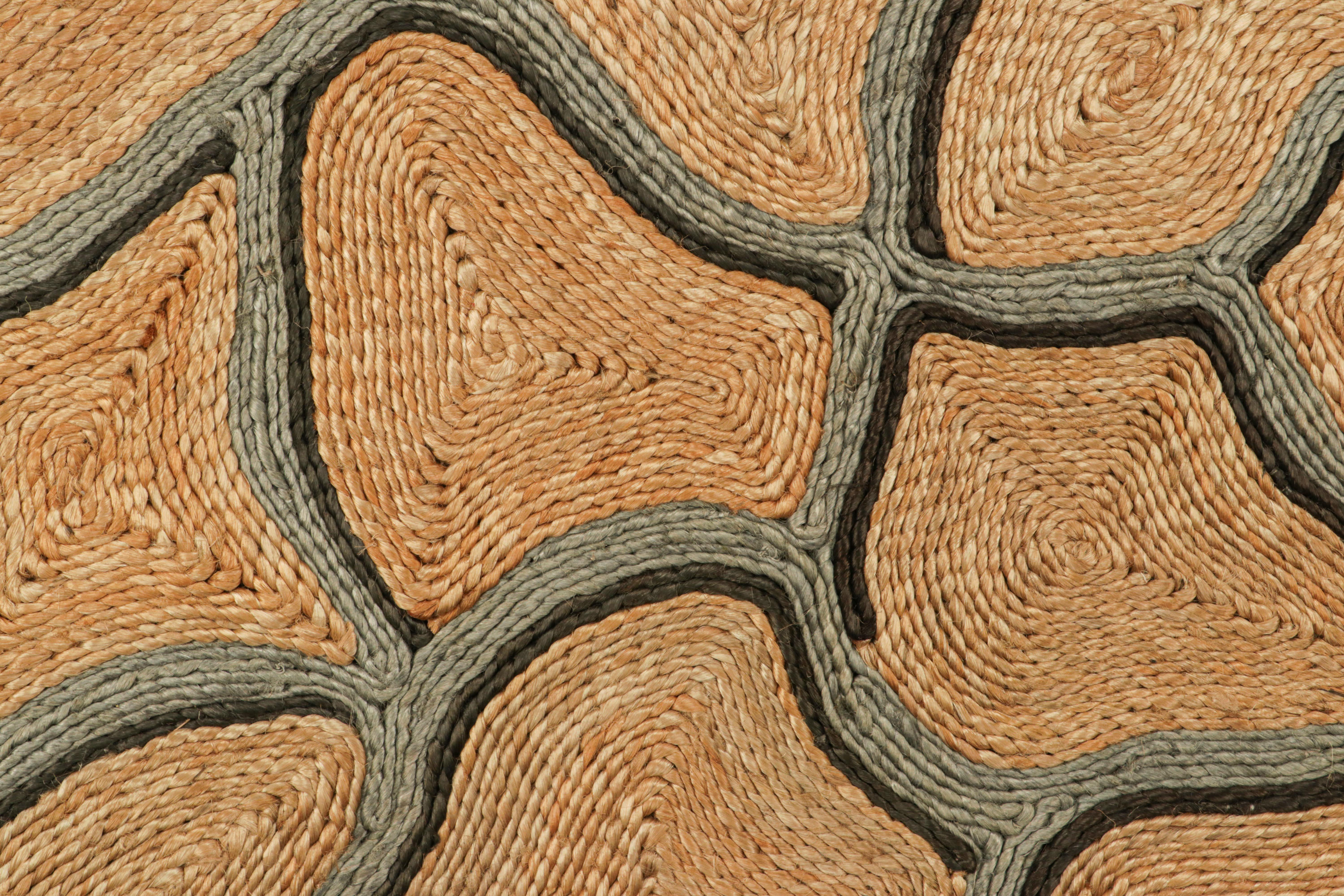 Rug & Kilim's Abaca Custom Rug Sample, Beige-Braun mit grauen geometrischen Mustern (Indisch) im Angebot