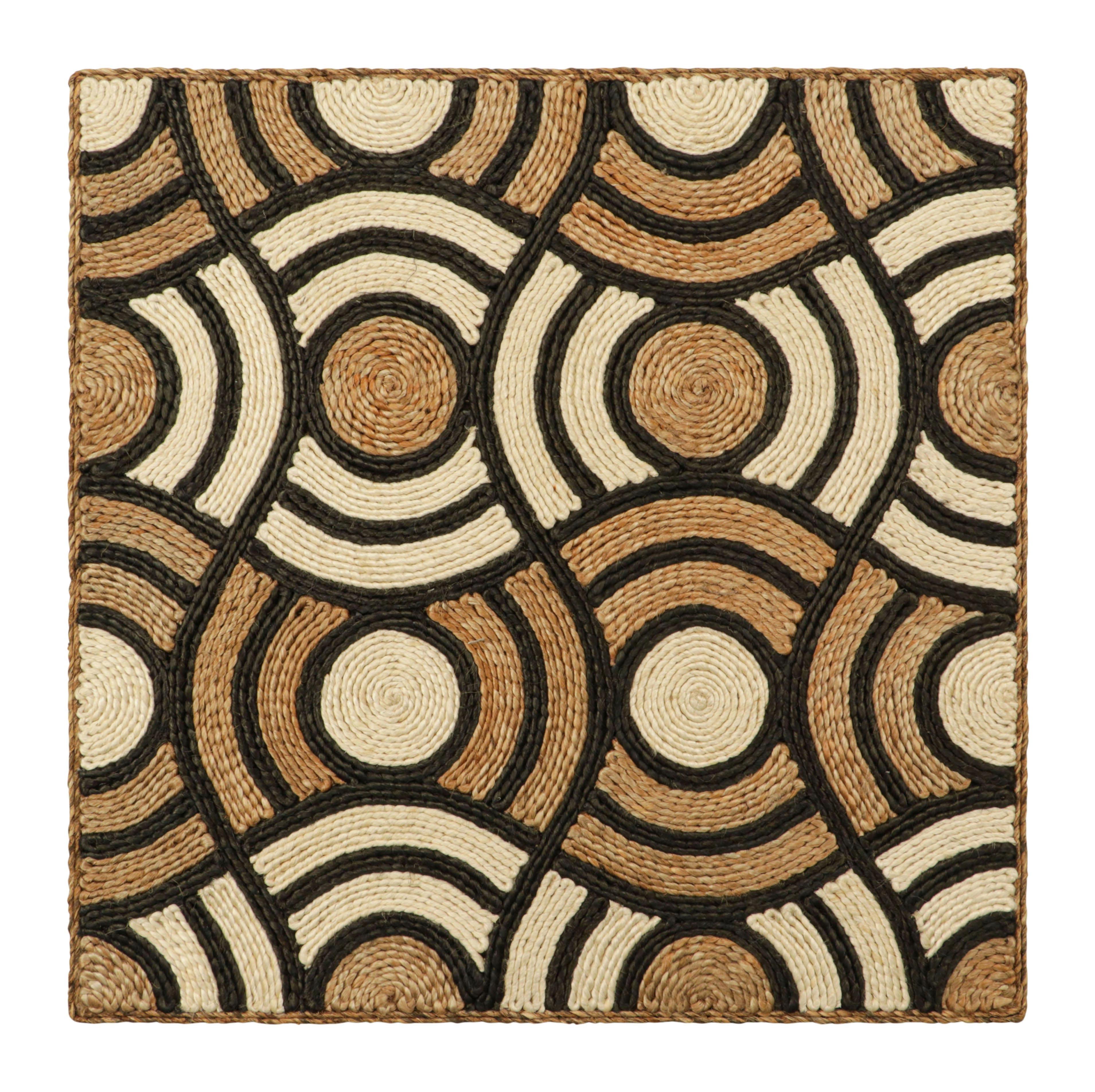 Rug & Kilim's Abaca Custom Rug Sample, Beige, Weiß und Schwarz Geometric Patterns (Handgewebt) im Angebot