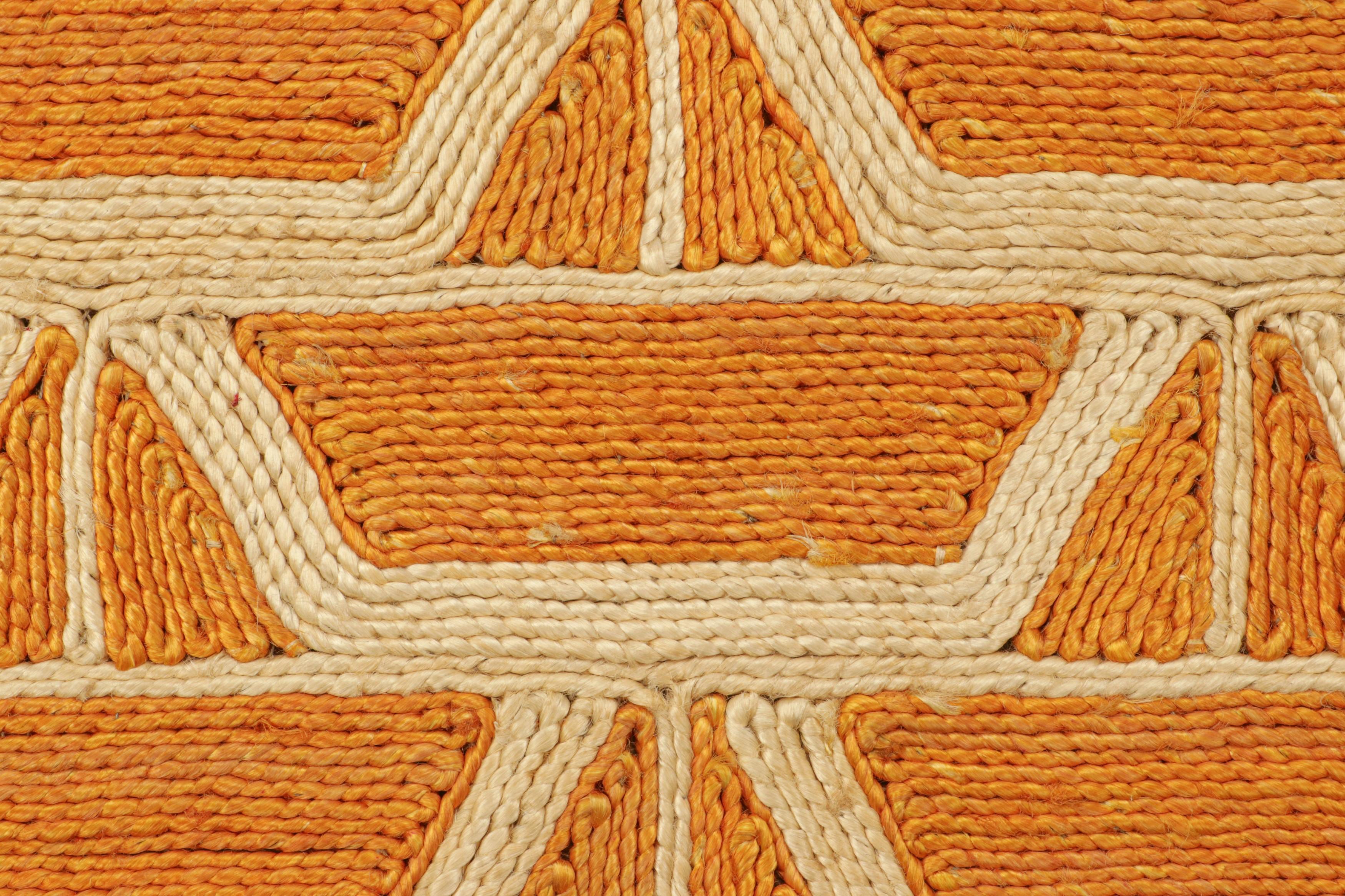 Rug & Kilim's Abaca Custom Rug Sample, Orange mit Beige und Geometrischen Mustern (Indisch) im Angebot
