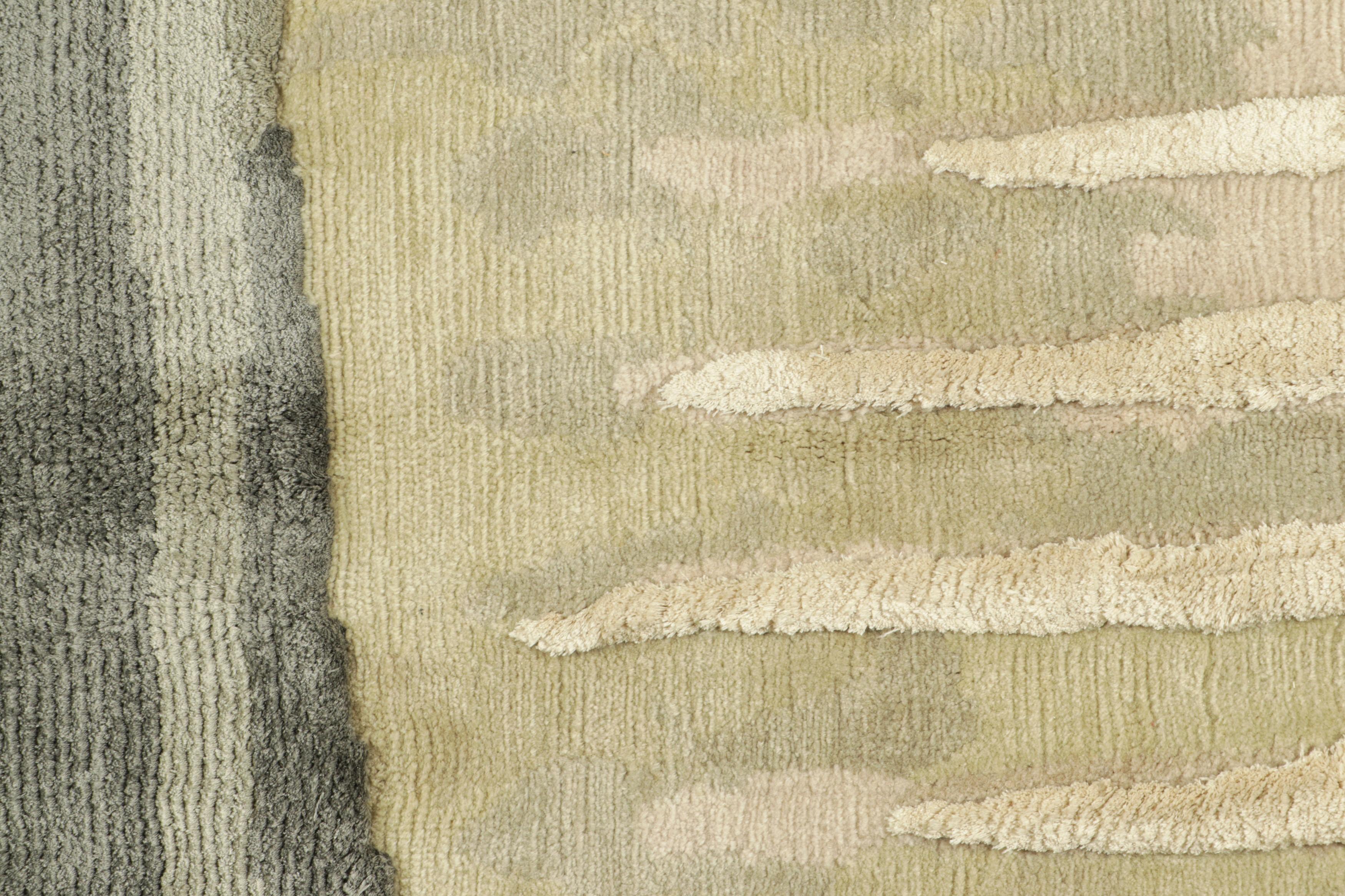 Moderne Rug & Kilim's Abstract Custom Rug Sample in Cream and Silver Tones (échantillon de tapis abstrait personnalisé dans les tons crème et argent) en vente