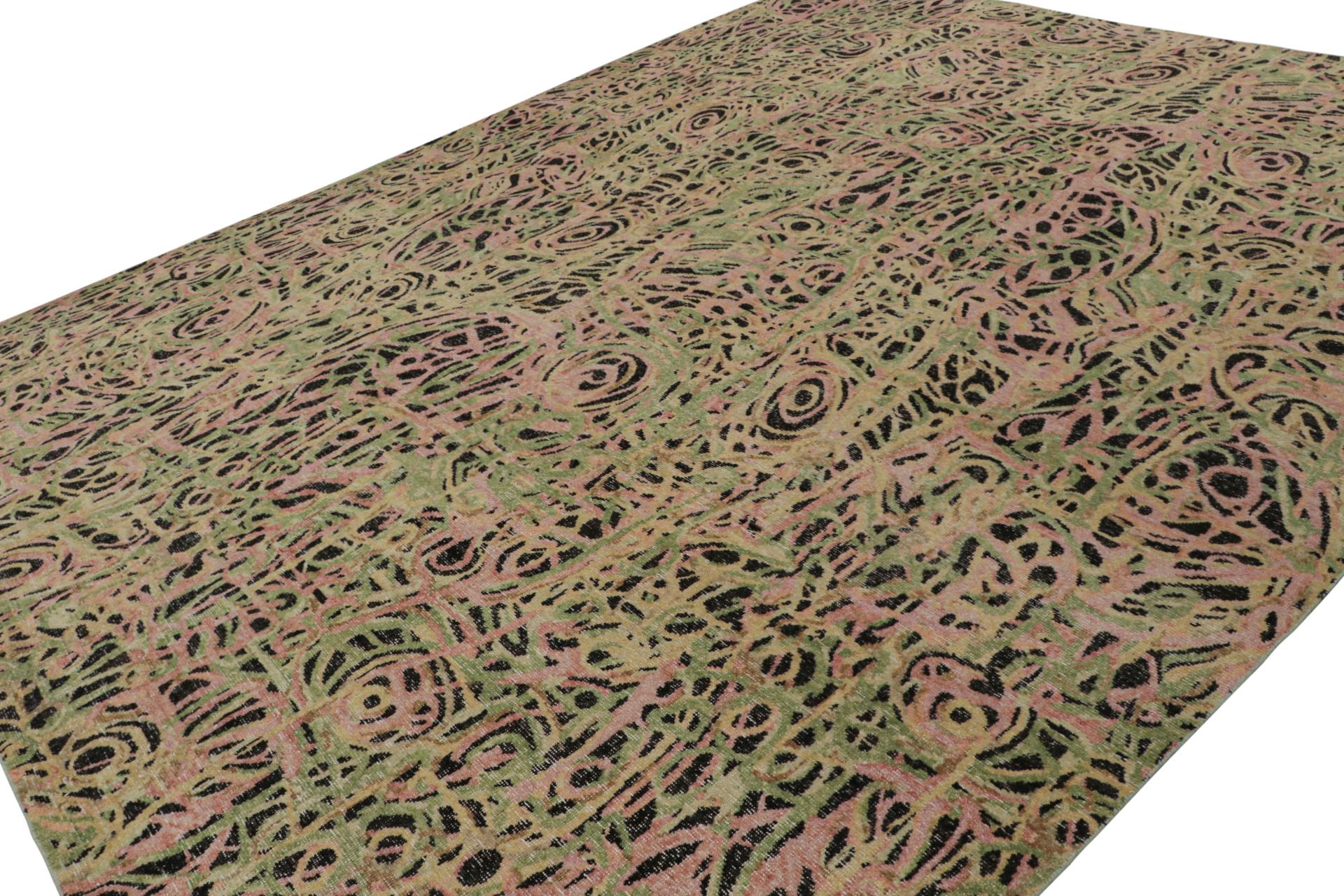 Dieser 12x15 große Teppich ist eine kühne Neuheit in der Homage Collection'S von Rug & Kilim. Das aus Wolle handgeknüpfte Stück greift abstrakte expressionistische Themen auf und hat einen fast japanisch-modernen Look. 

Über das Design: 

Dieses
