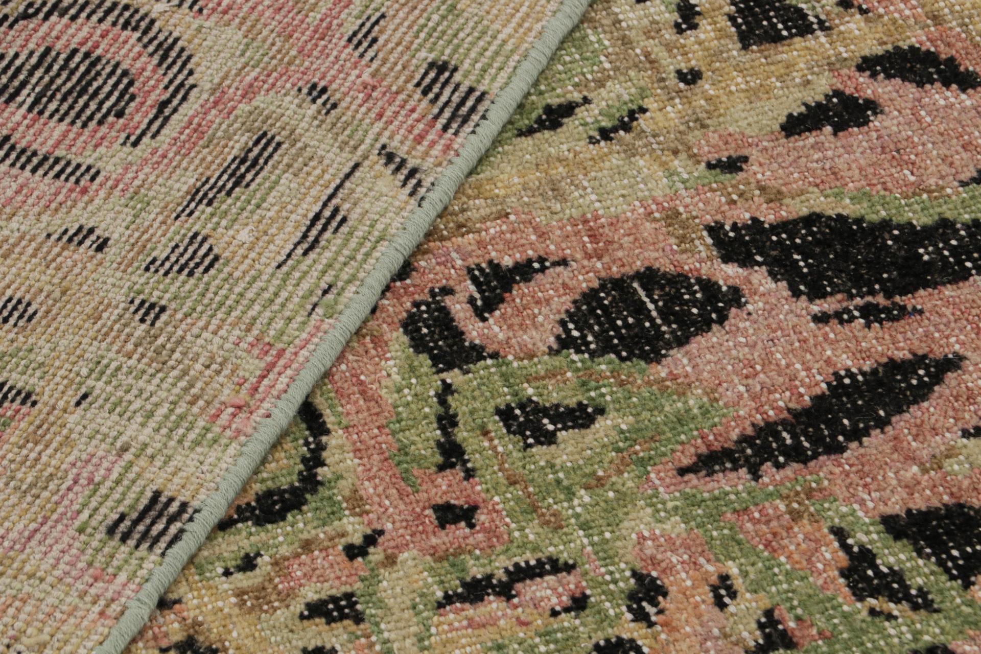 Abstrakt-expressionistischer Teppich von Rug & Kilim mit durchgehendem geometrischem Muster (21. Jahrhundert und zeitgenössisch) im Angebot