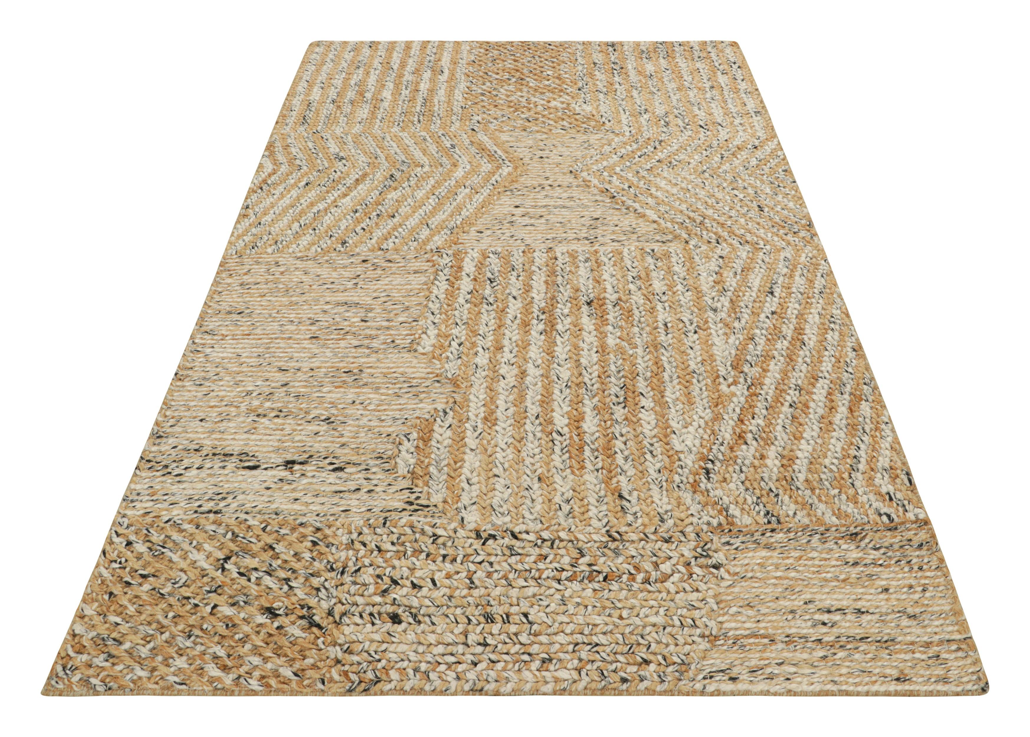 Abstraktes Flachgewebe von Rug & Kilim in Beige-Braun und weißen geometrischen Mustern (Handgewebt) im Angebot