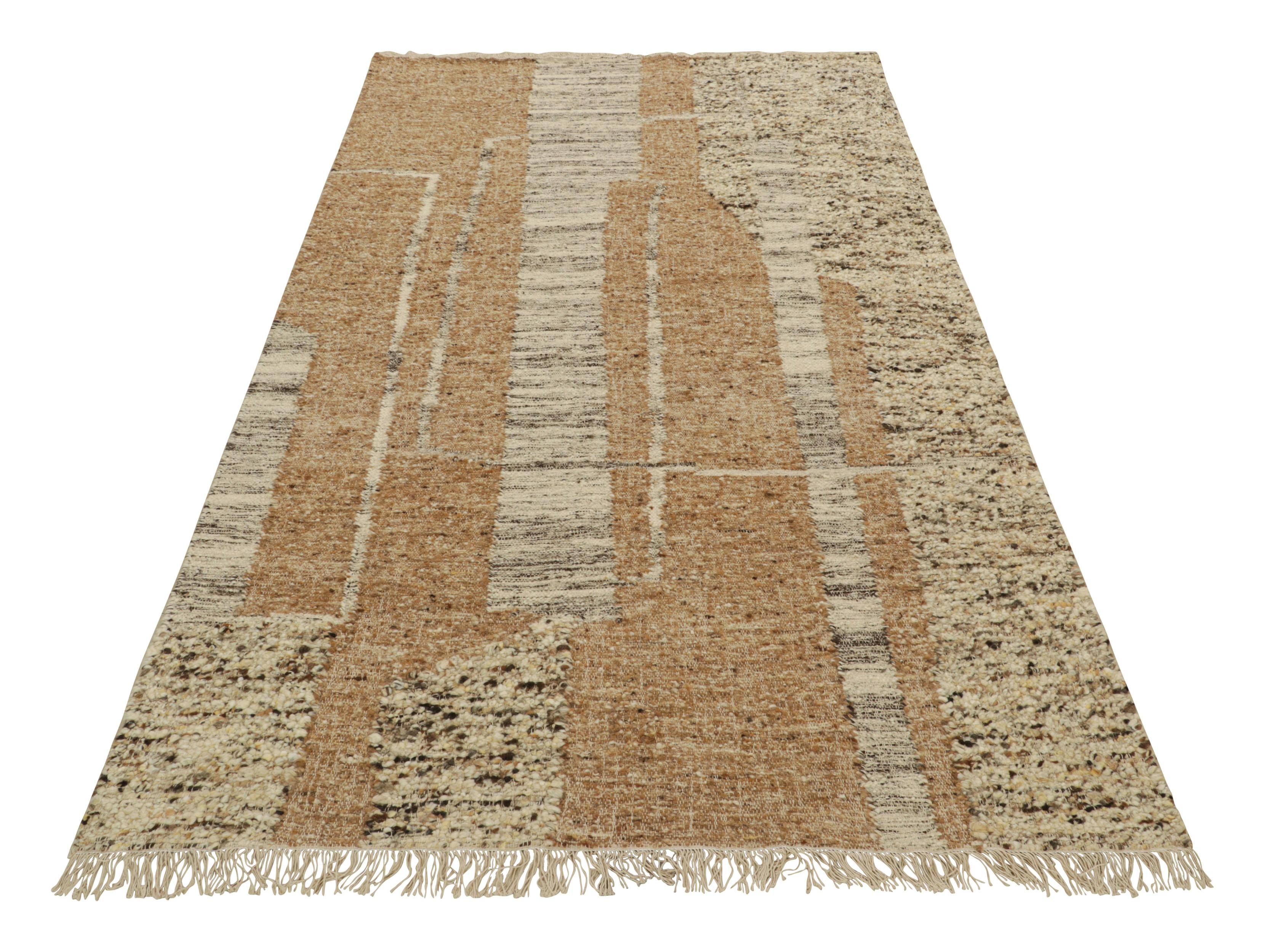 Abstraktes Flachgewebe von Rug & Kilim in Beige-Braun mit geometrischen Mustern (Handgewebt) im Angebot