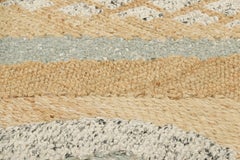 Tapis & Kilim's Abstract Flatweave in Beige, Gray and White Geometric Patterns (Tissage plat abstrait aux motifs géométriques beige, gris et blanc)