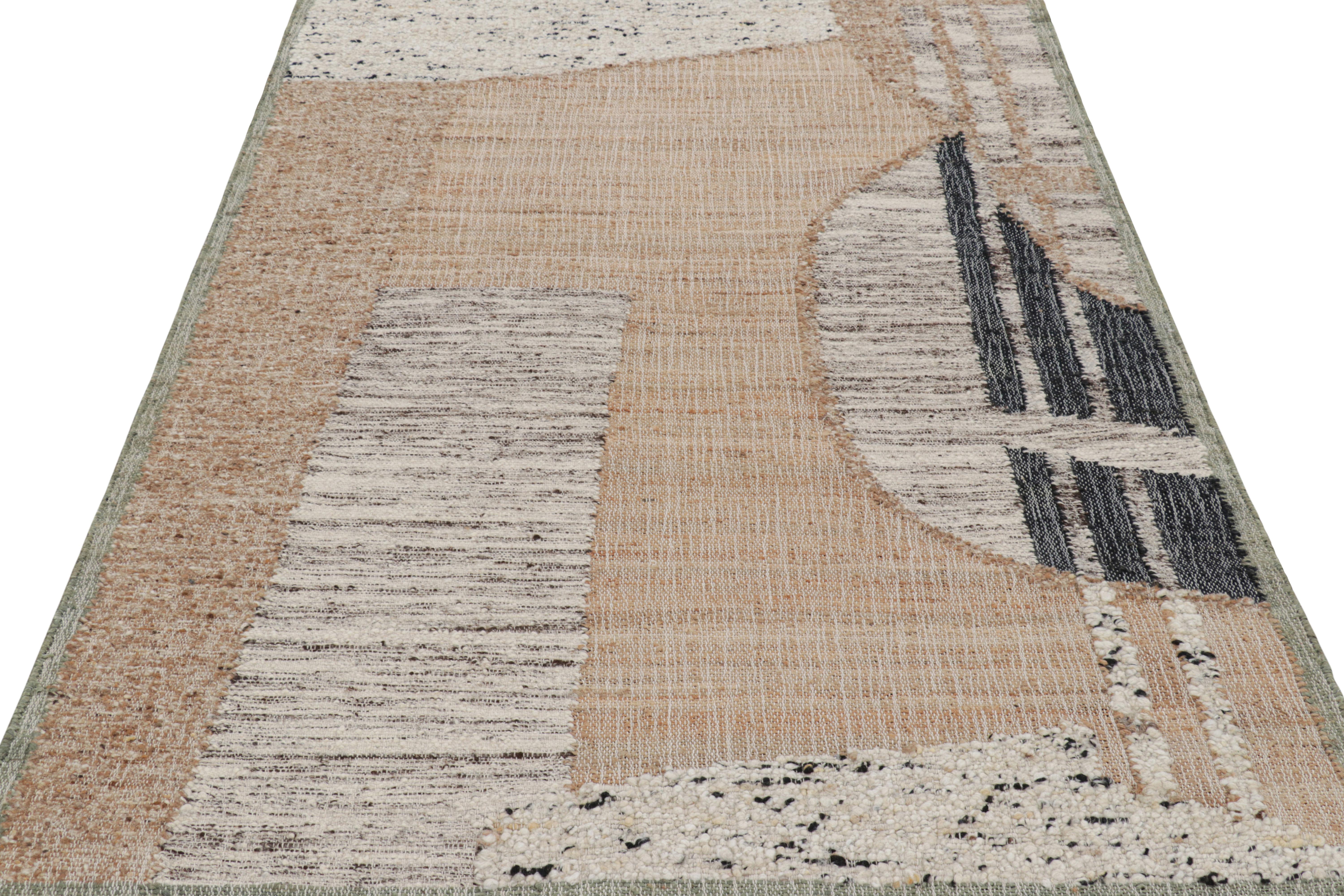 Tejido plano abstracto de Rug & Kilim con motivos geométricos en beige, crema y negro Indio en venta