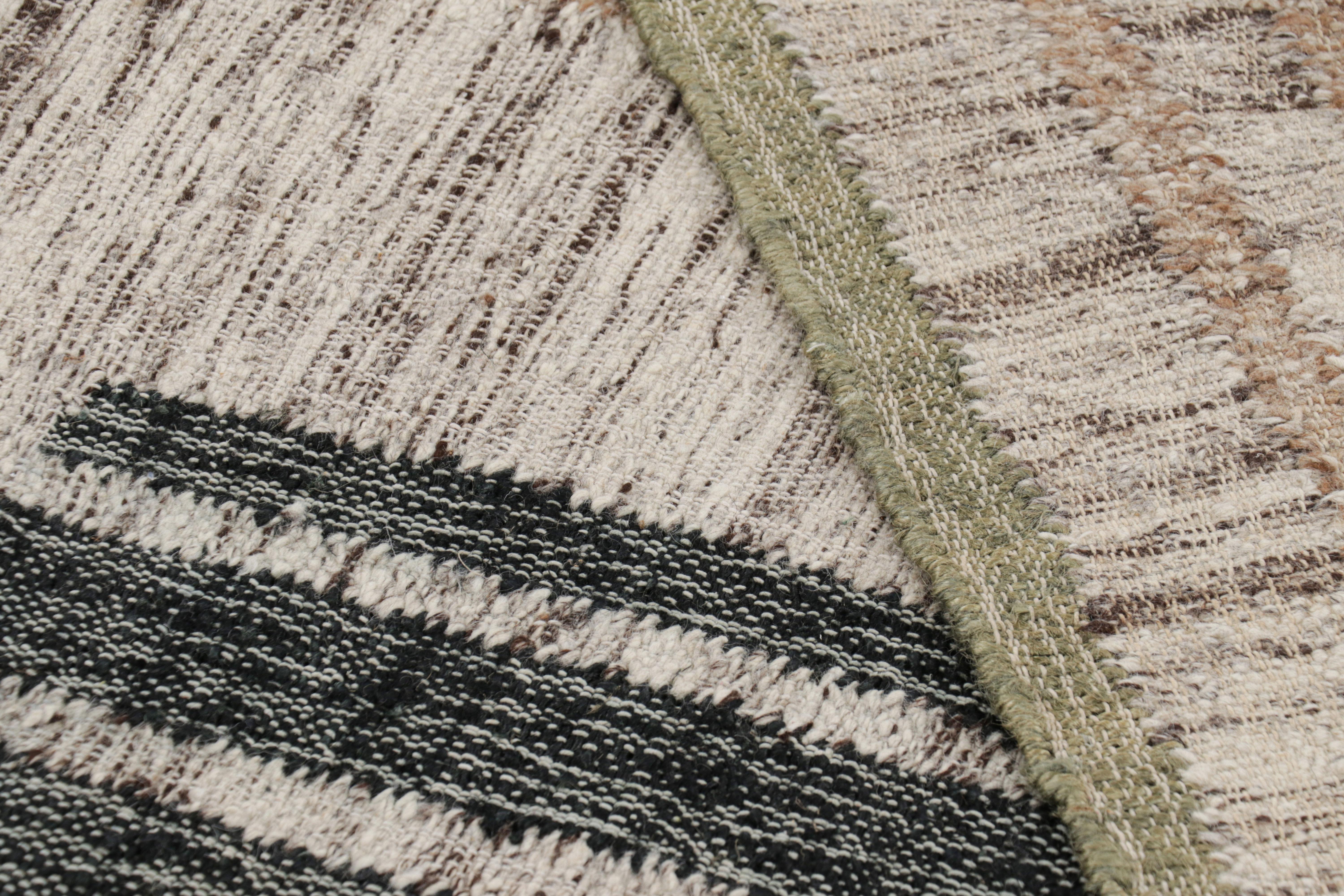 Abstraktes Flachgewebe von Rug & Kilim mit geometrischen Mustern in Beige, Creme und Schwarz (21. Jahrhundert und zeitgenössisch) im Angebot
