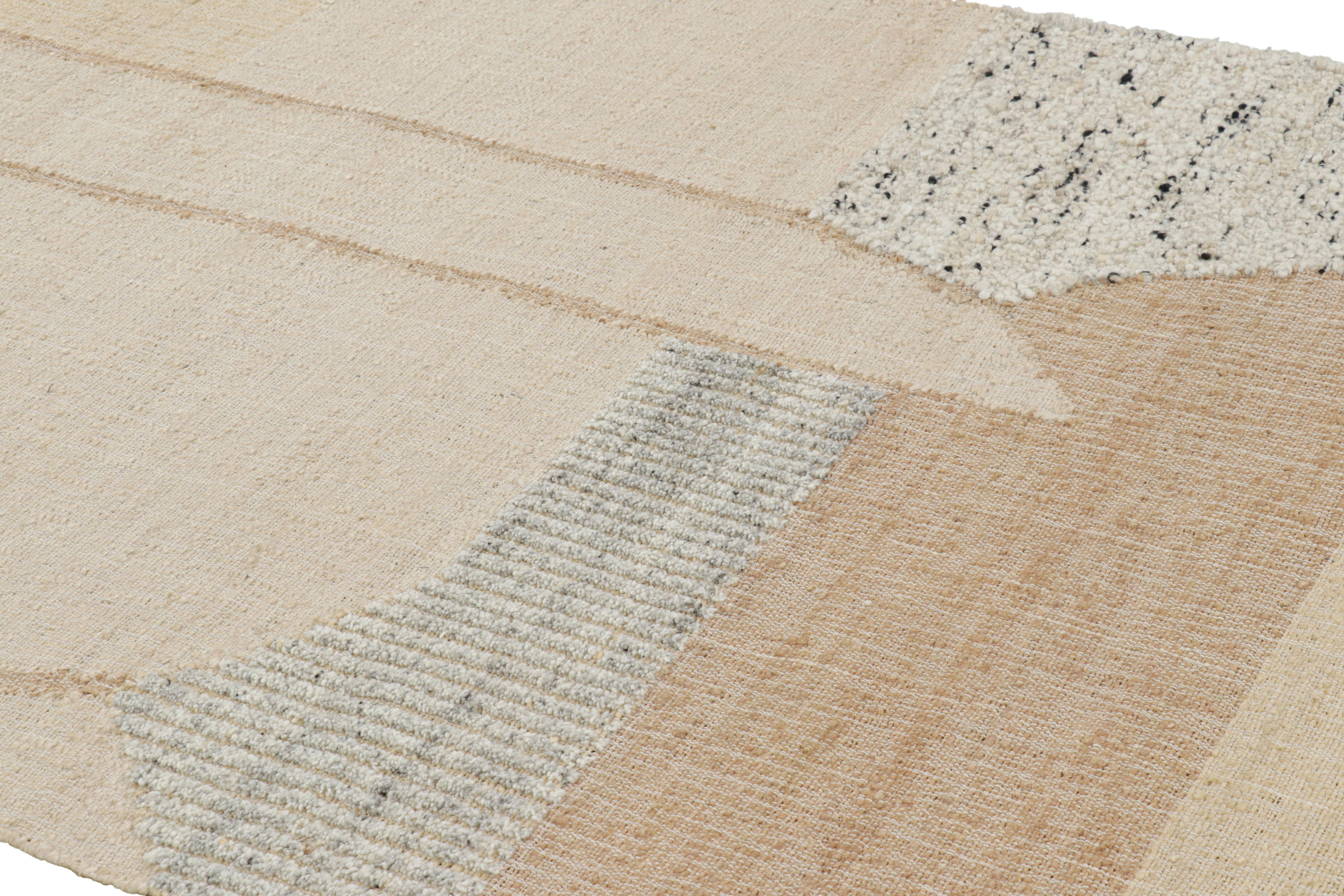 Fabricado con lana tejida a mano y yute, este tejido plano de 5 x 7 representa una nueva y emocionante línea a medida de la colección Rug & Kilim. 

Sobre el diseño: 

Esta alfombra contemporánea presenta un diseño de verticalidad abstracta, donde