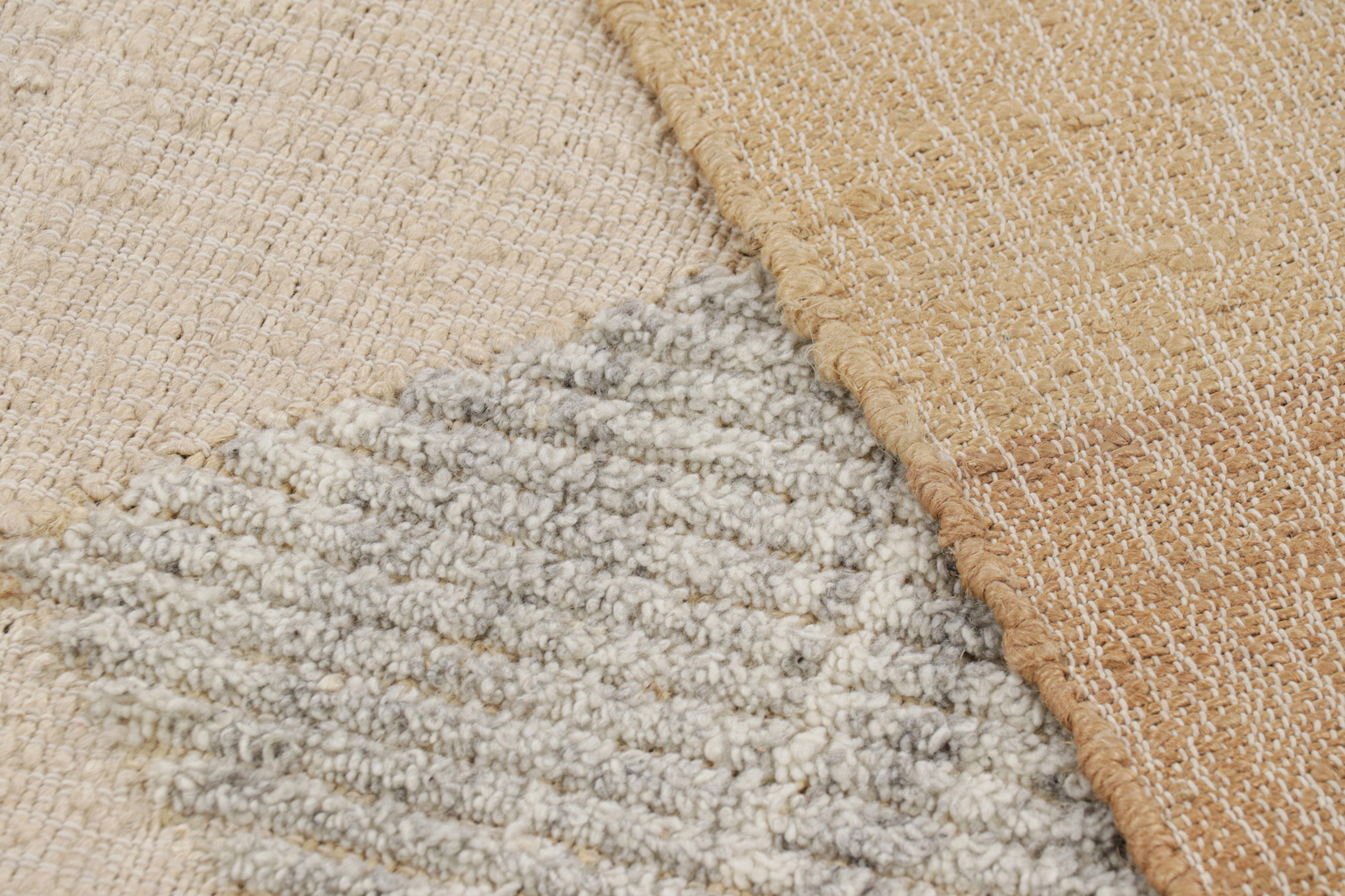 Indien Tapis & Kilim's Abstract Flatweave with Cream and Beige Geometric Patterns (tissage plat abstrait avec des motifs géométriques crème et beige) en vente