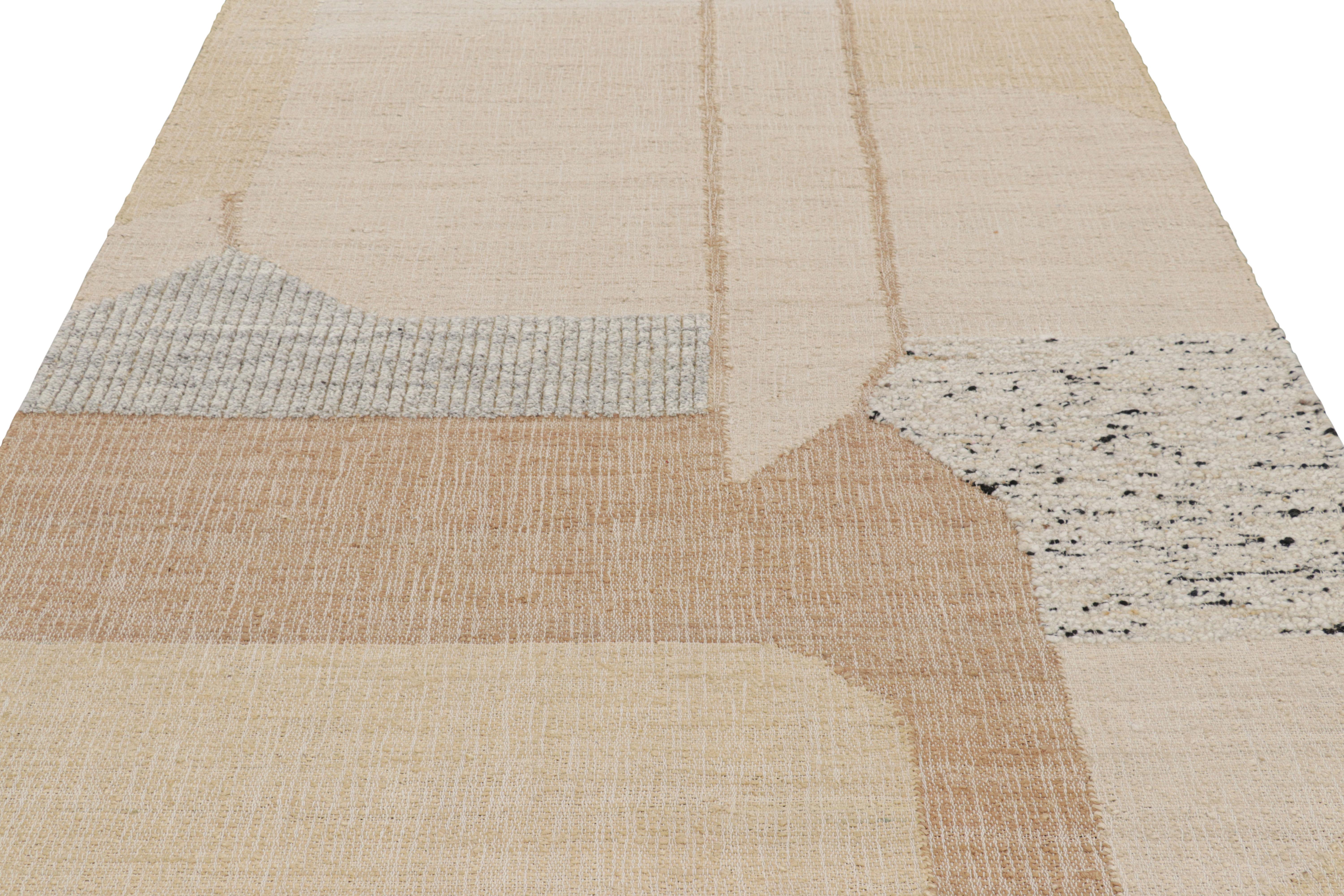 Noué à la main Tapis & Kilim's Abstract Flatweave with Cream and Beige Geometric Patterns (tissage plat abstrait avec des motifs géométriques crème et beige) en vente