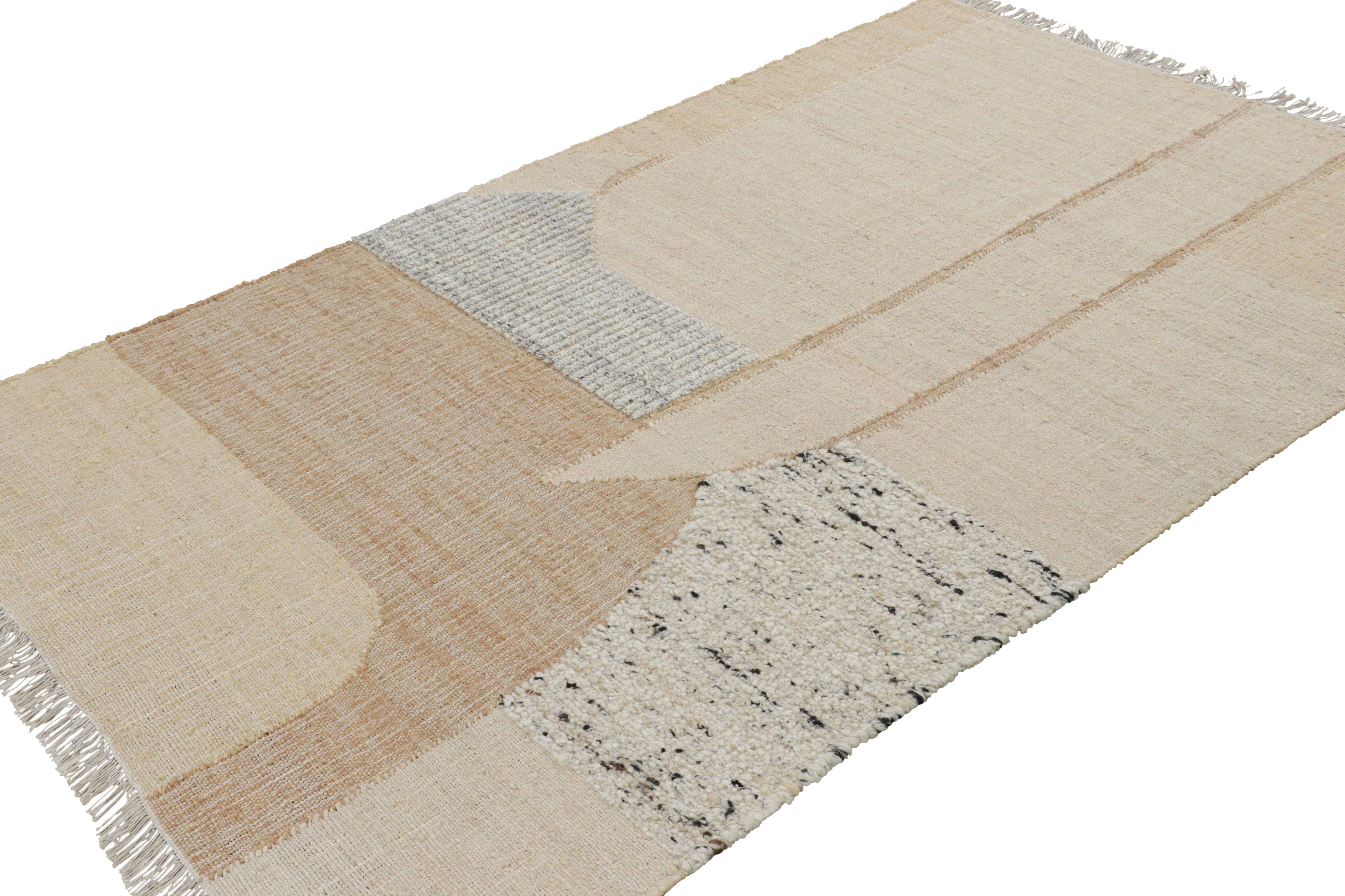 Tapis & Kilim's Abstract Flatweave with Cream and Beige Geometric Patterns (tissage plat abstrait avec des motifs géométriques crème et beige) Neuf - En vente à Long Island City, NY