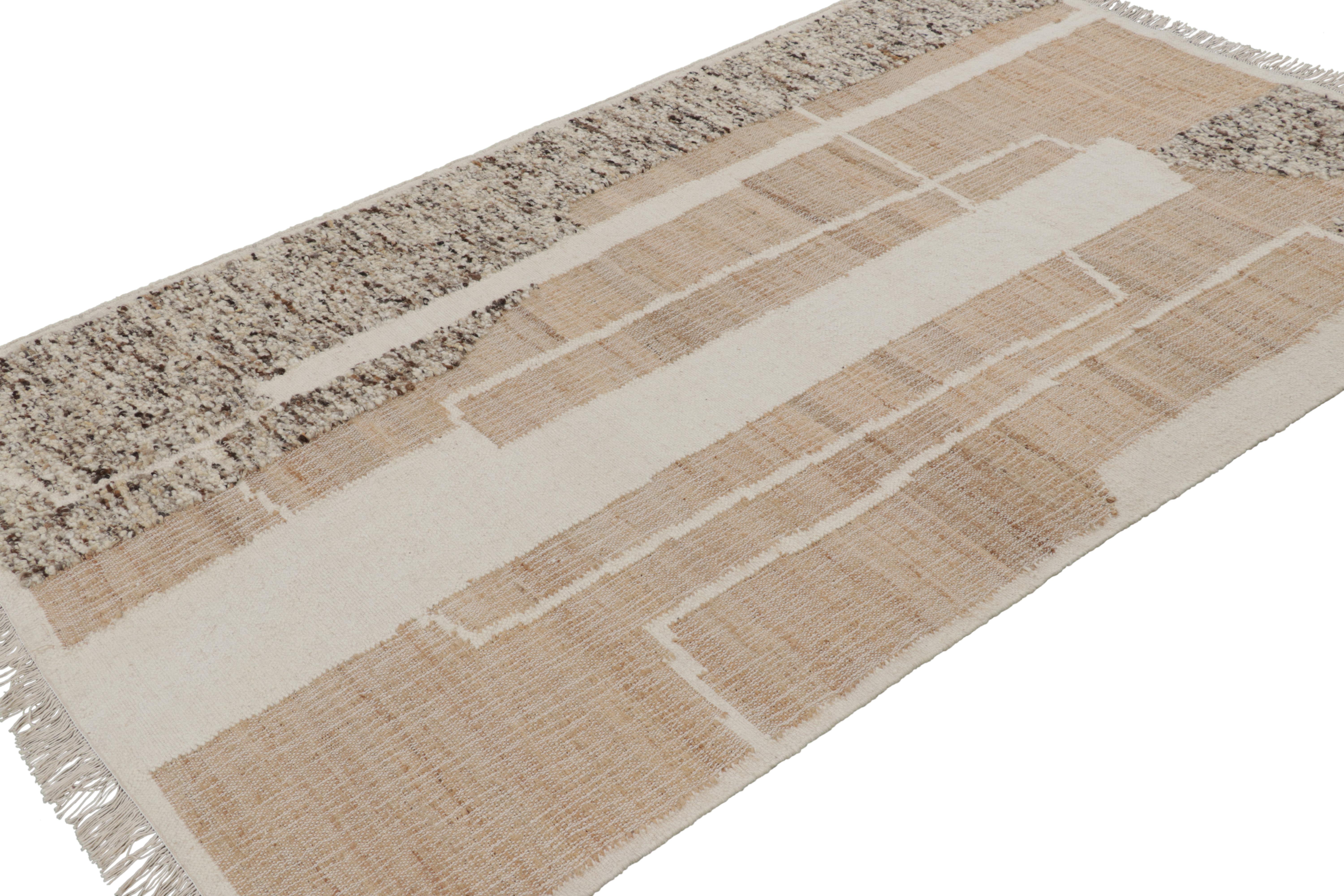 Tapis & Kilim's Abstract Flatweave with Cream and Beige Geometric Patterns (tissage plat abstrait avec des motifs géométriques crème et beige) Neuf - En vente à Long Island City, NY