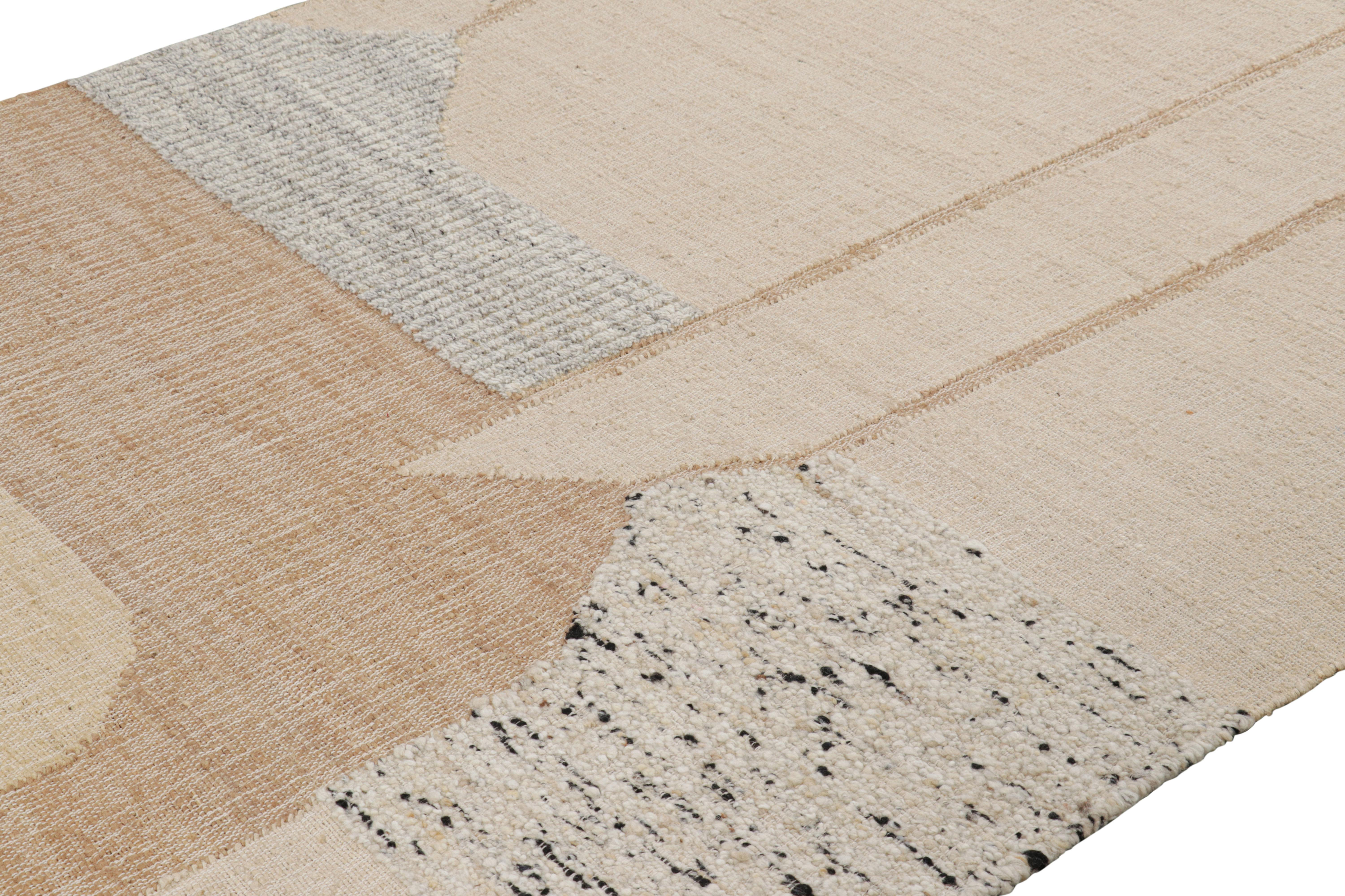 XXIe siècle et contemporain Tapis & Kilim's Abstract Flatweave with Cream and Beige Geometric Patterns (tissage plat abstrait avec des motifs géométriques crème et beige) en vente