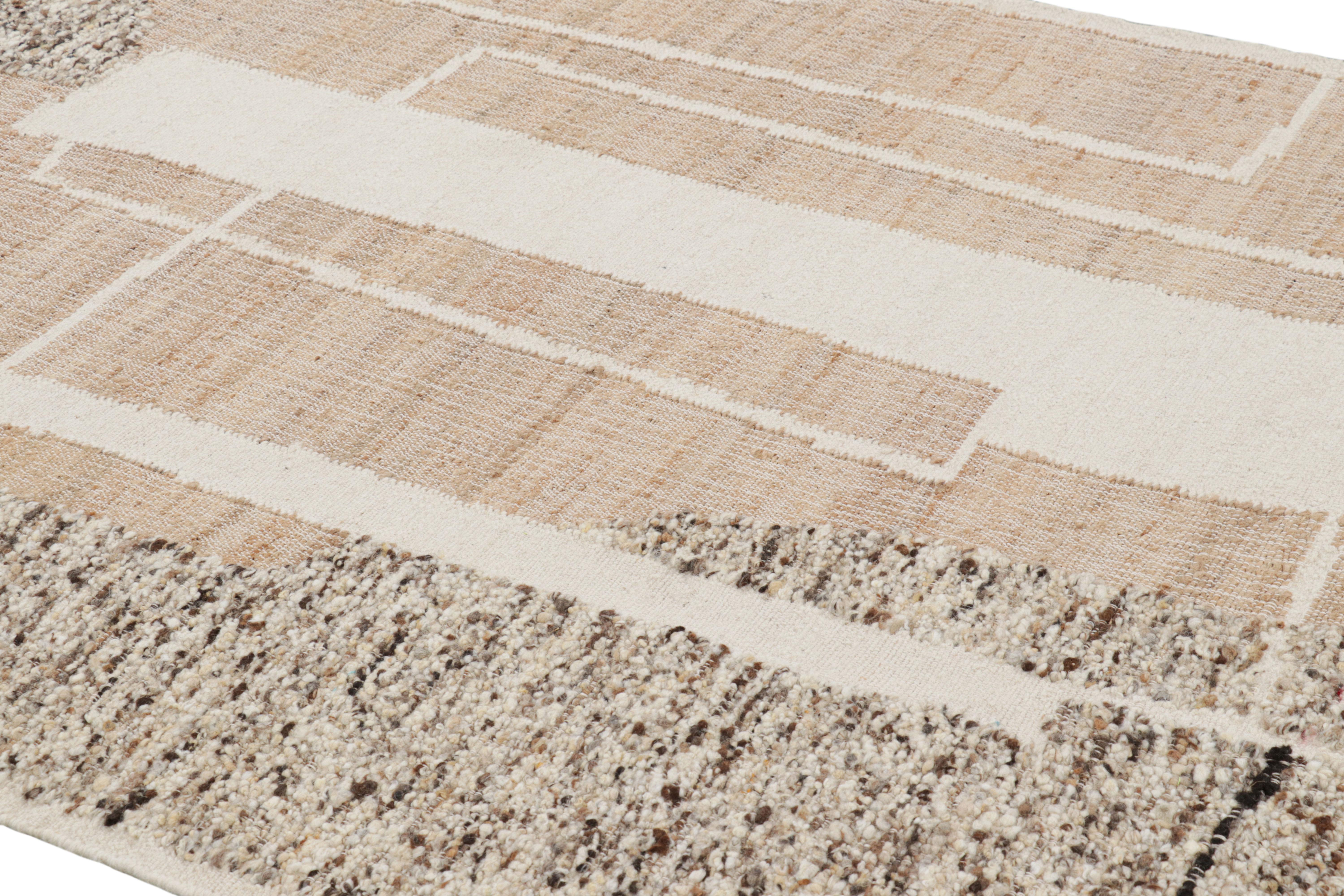 XXIe siècle et contemporain Tapis & Kilim's Abstract Flatweave with Cream and Beige Geometric Patterns (tissage plat abstrait avec des motifs géométriques crème et beige) en vente