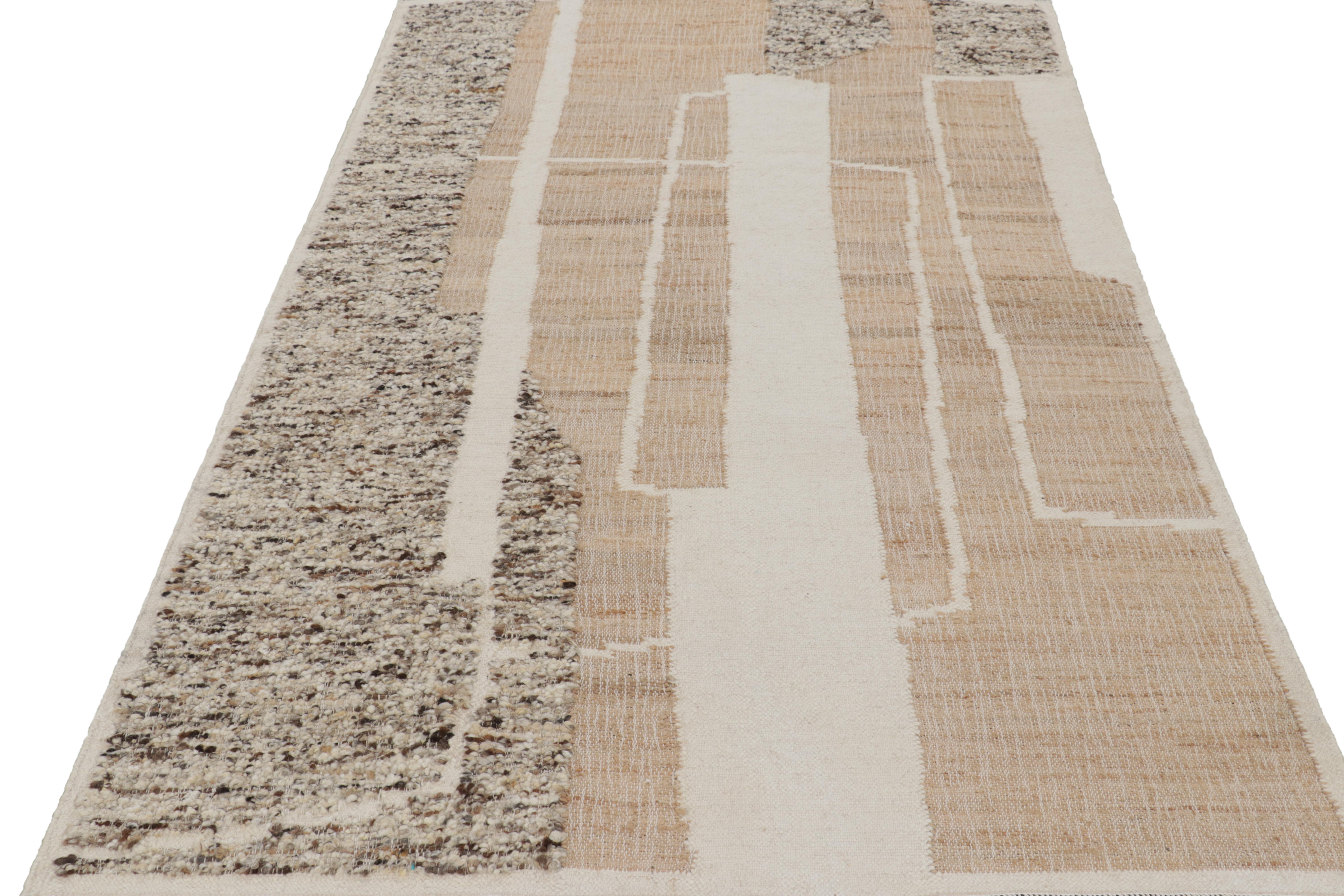 XXIe siècle et contemporain Tapis & Kilim's Abstract Flatweave with Cream and Beige Geometric Patterns (tissage plat abstrait avec des motifs géométriques crème et beige) en vente