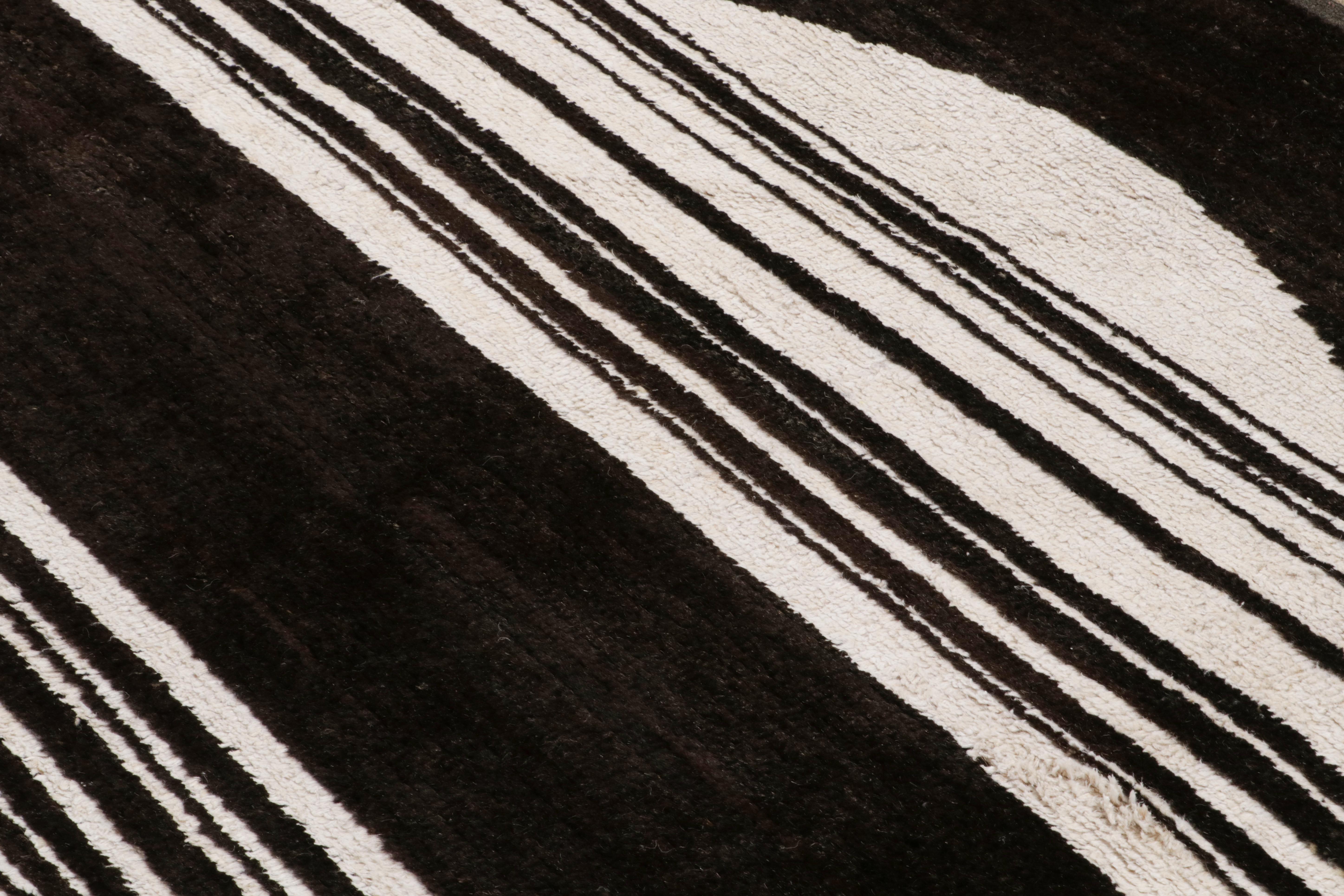 Turkish Rug & Kilim’s Abstract Geometric Rug in White and Black - “Gateway to Heaven” For Sale